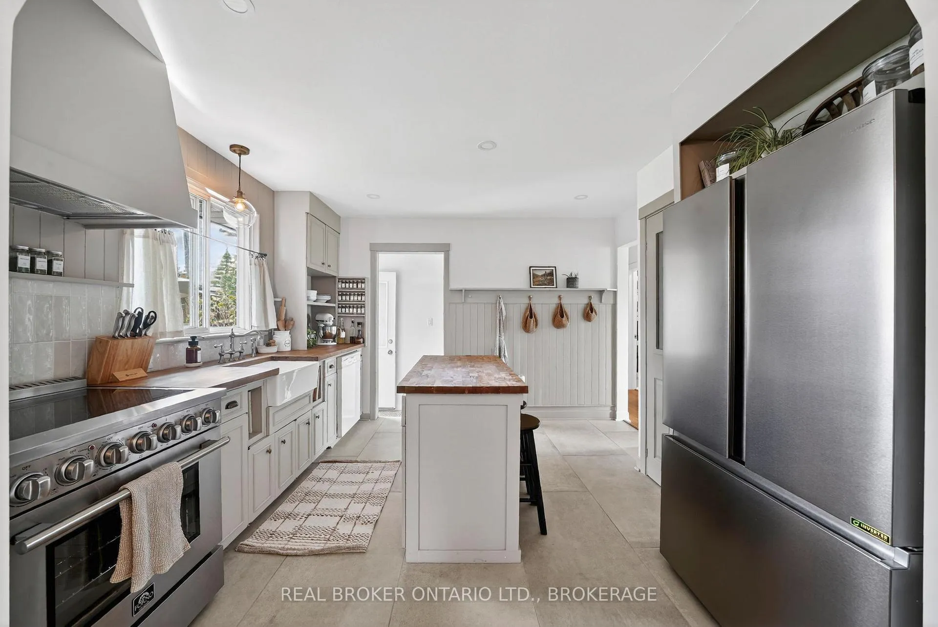 Photo 10 of 821 Haldimand Crescent, Cornwall — HOMEH