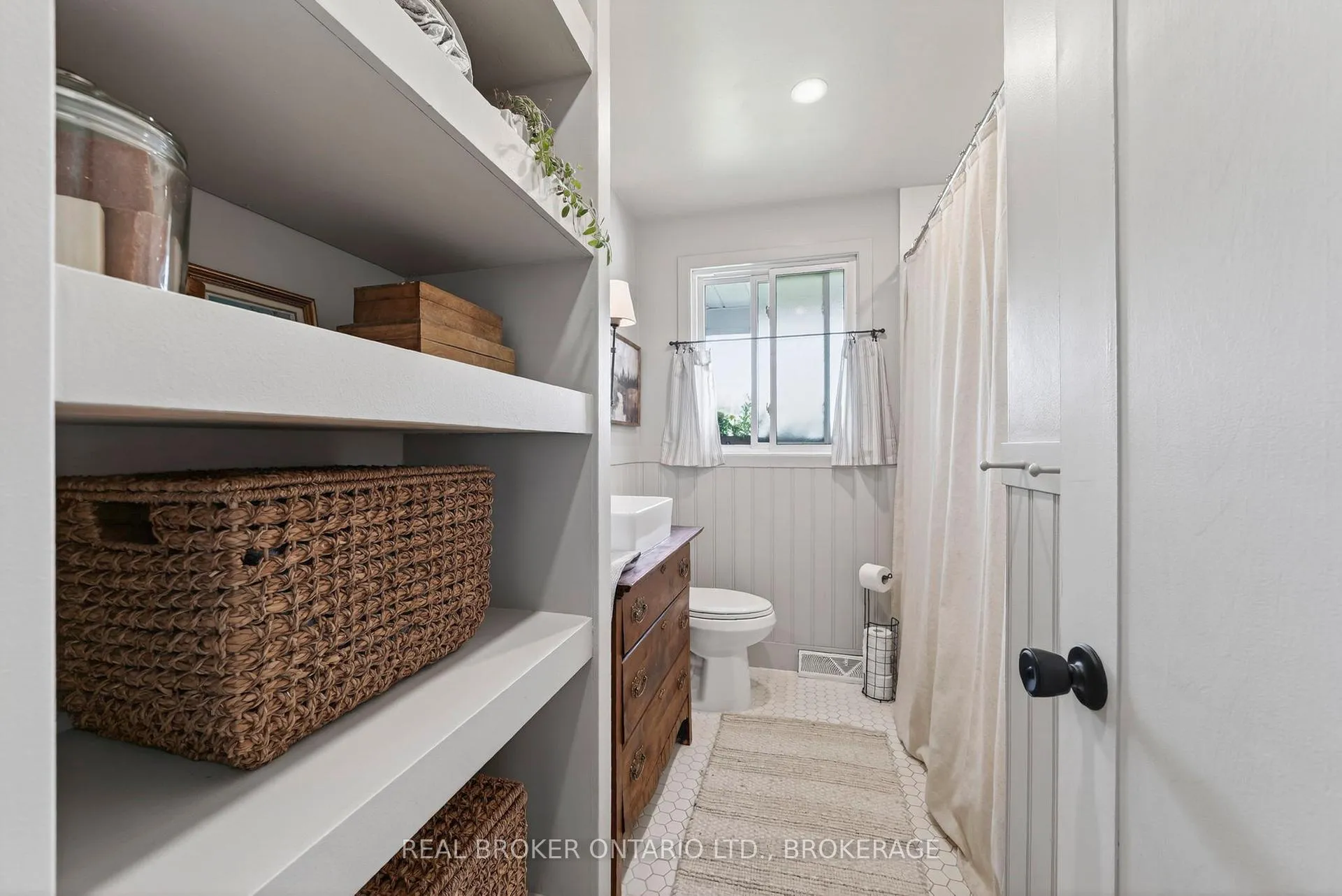 Photo 16 of 821 Haldimand Crescent, Cornwall — HOMEH