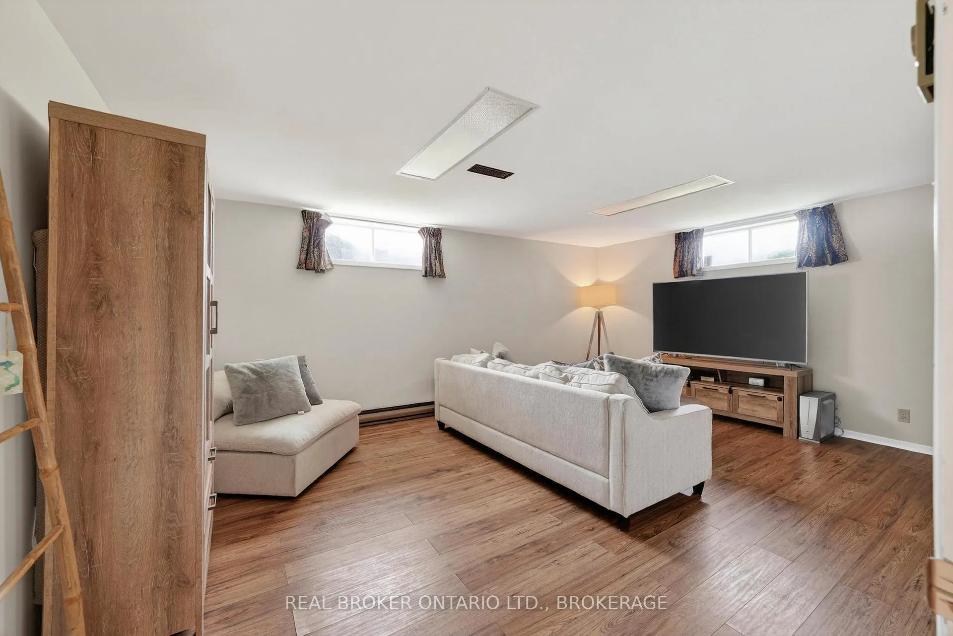 Photo 26 of 821 Haldimand Crescent, Cornwall — HOMEH