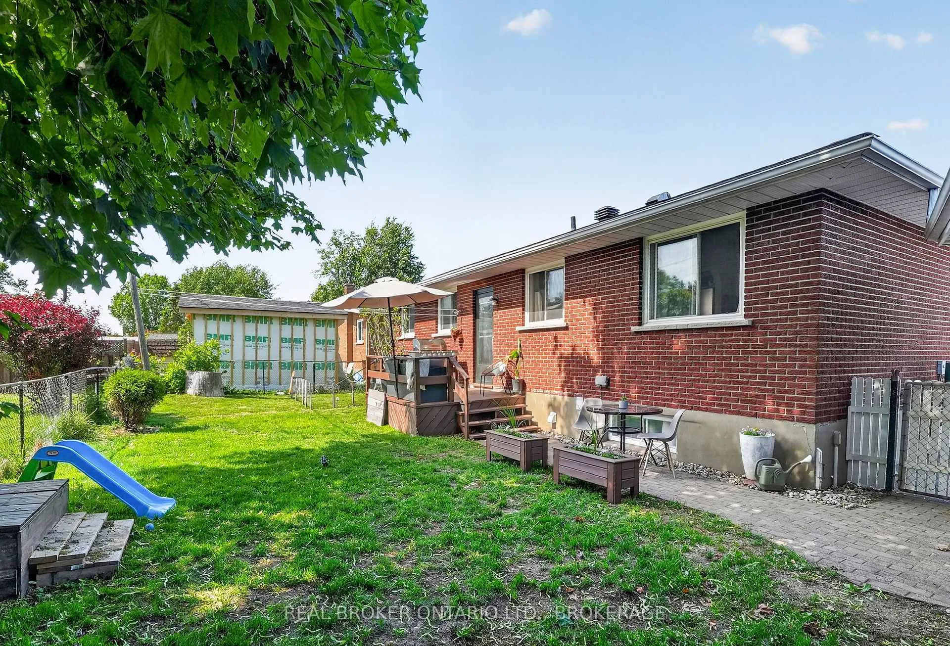 Photo 33 of 821 Haldimand Crescent, Cornwall — HOMEH