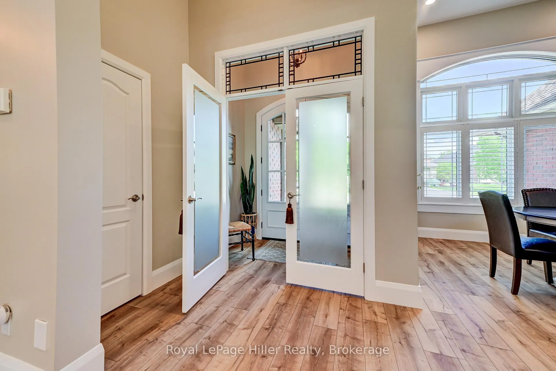 Photo 4 of 95 Sir Adam Beck Road, Stratford — HOMEH