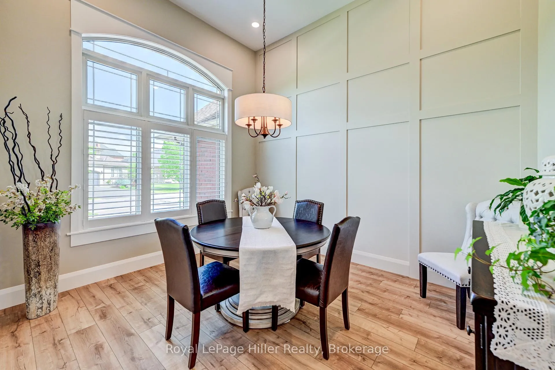 Photo 5 of 95 Sir Adam Beck Road, Stratford — HOMEH