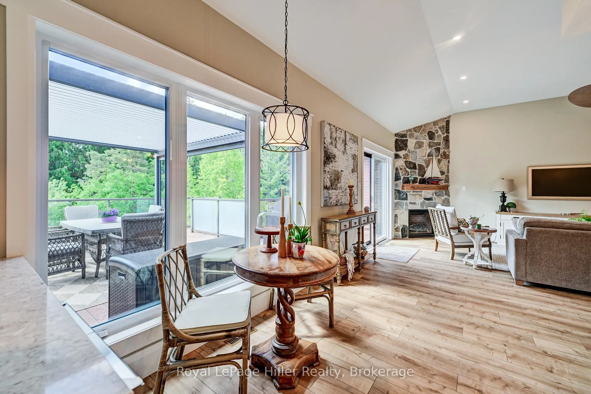 Photo 12 of 95 Sir Adam Beck Road, Stratford — HOMEH