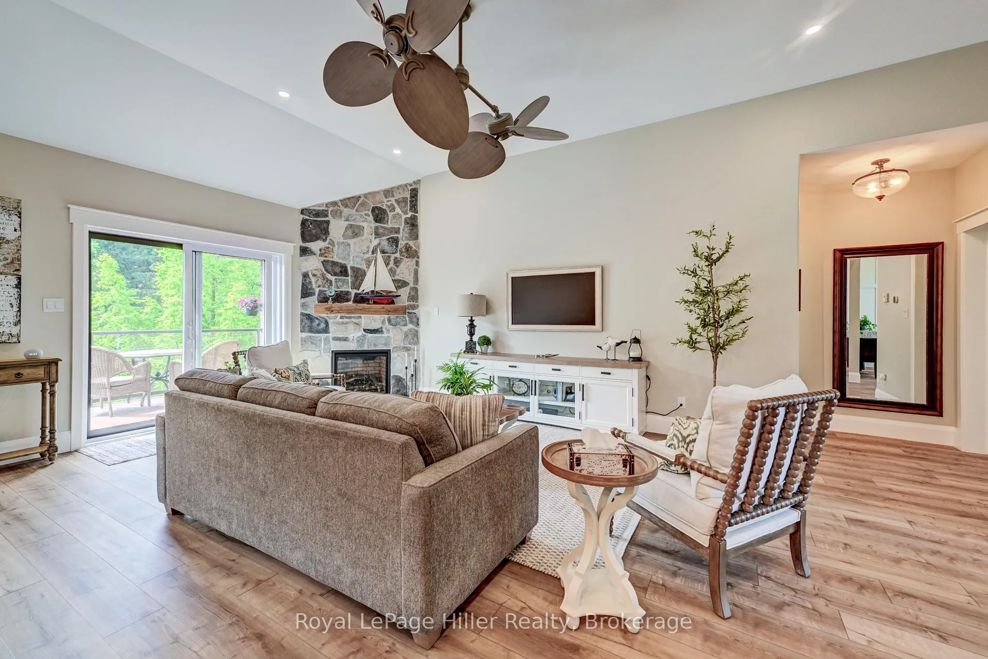 Photo 13 of 95 Sir Adam Beck Road, Stratford — HOMEH
