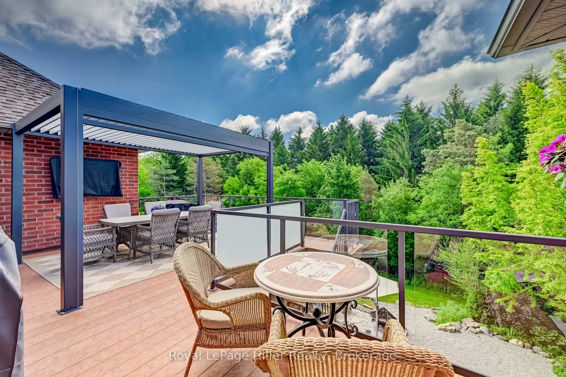 Photo 14 of 95 Sir Adam Beck Road, Stratford — HOMEH