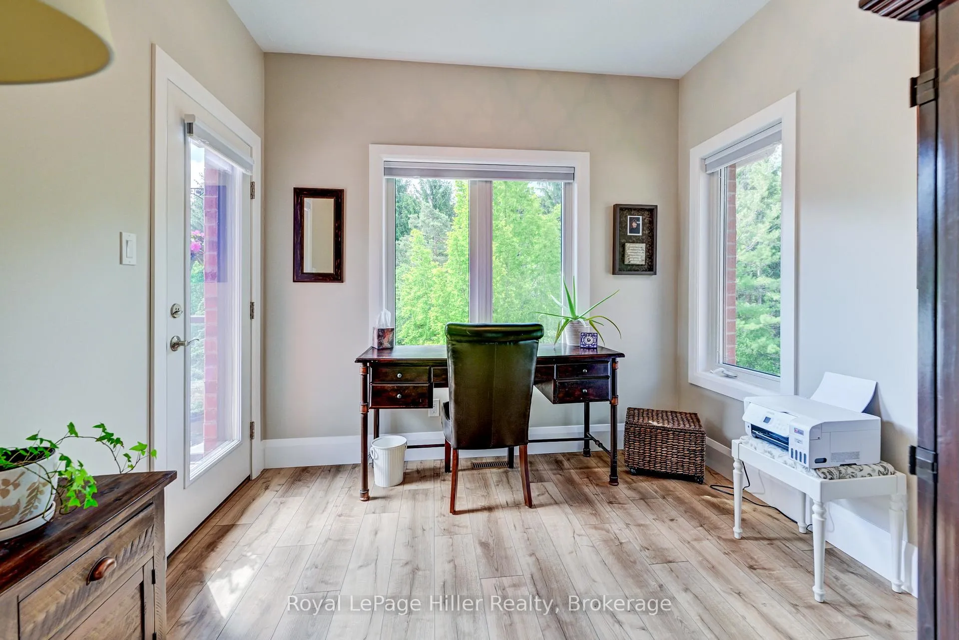 Photo 26 of 95 Sir Adam Beck Road, Stratford — HOMEH