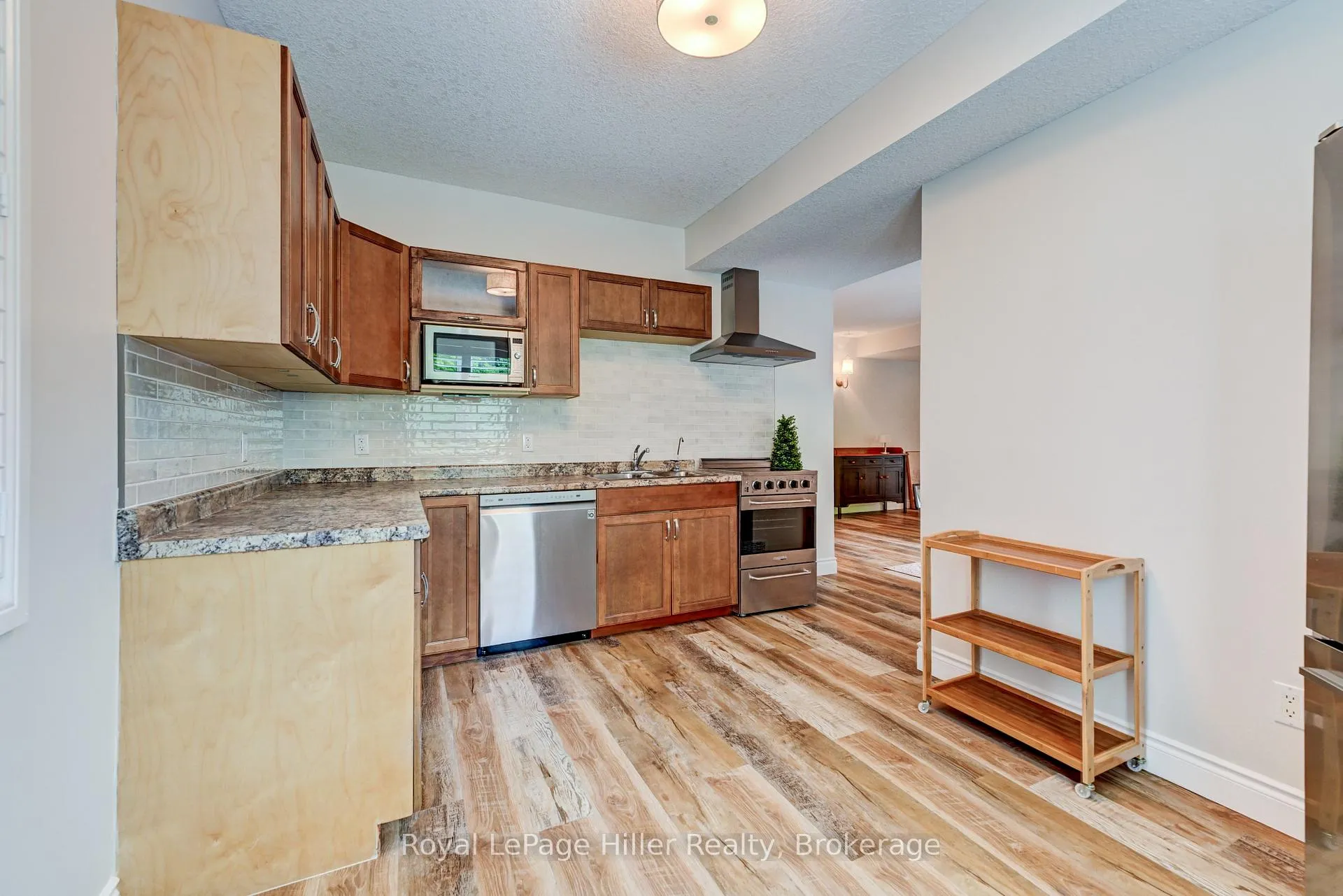 Photo 33 of 95 Sir Adam Beck Road, Stratford — HOMEH