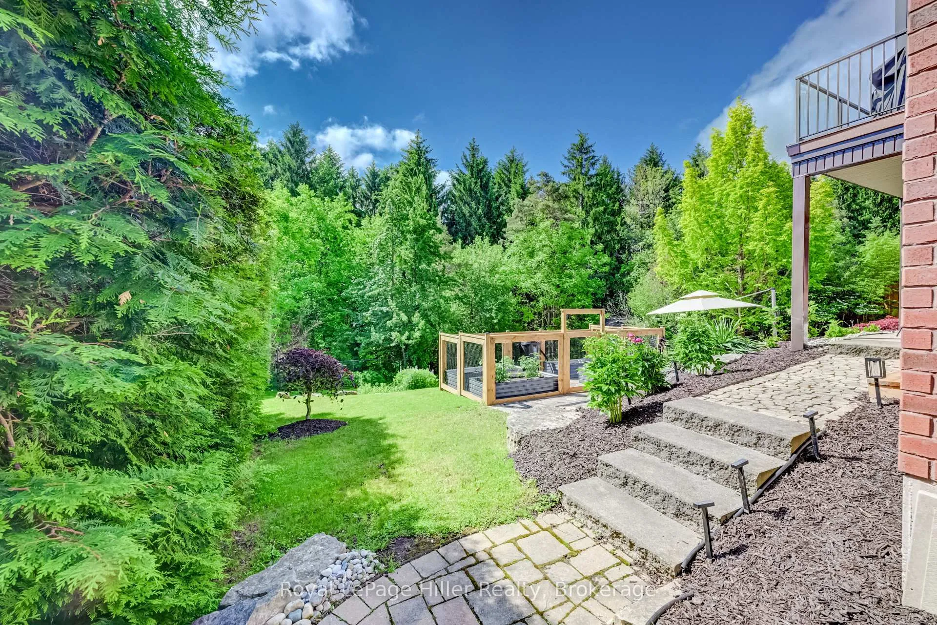Photo 40 of 95 Sir Adam Beck Road, Stratford — HOMEH