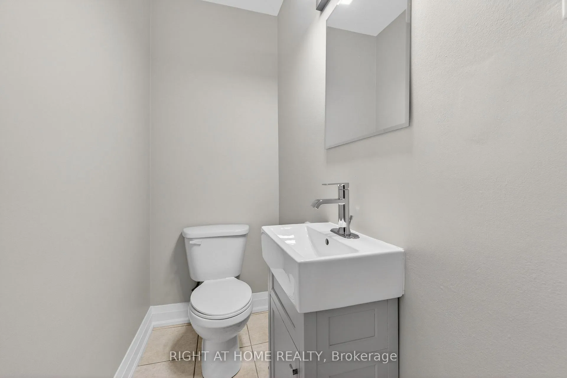 Photo 13 of 65 Woodman Drive S, Hamilton, Corman — HOMEH