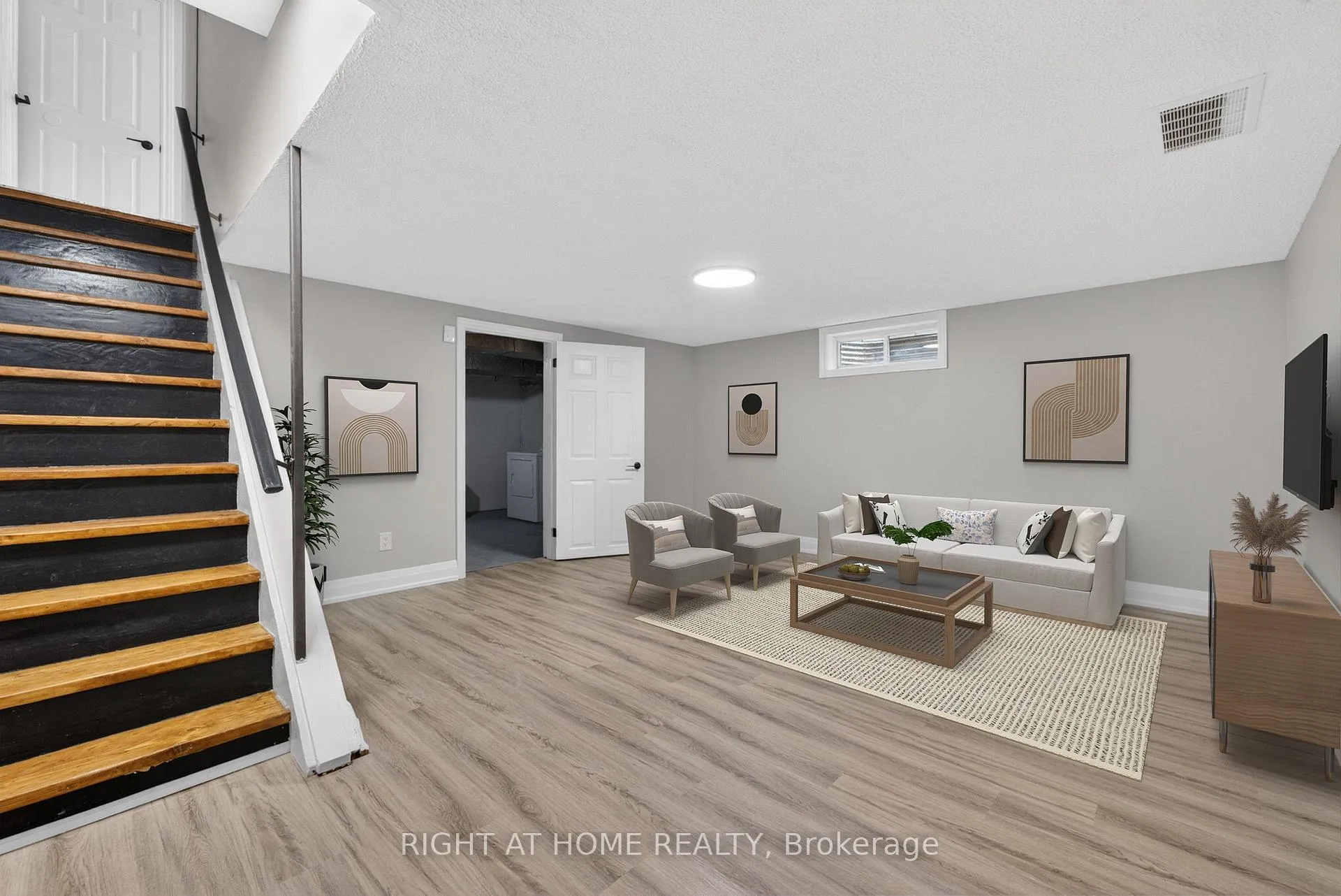 Photo 33 of 65 Woodman Drive S, Hamilton, Corman — HOMEH