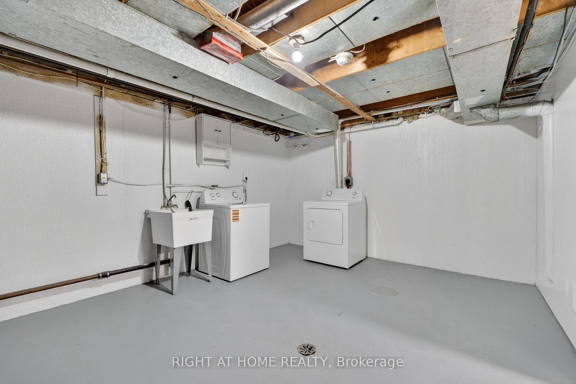 Photo 34 of 65 Woodman Drive S, Hamilton, Corman — HOMEH