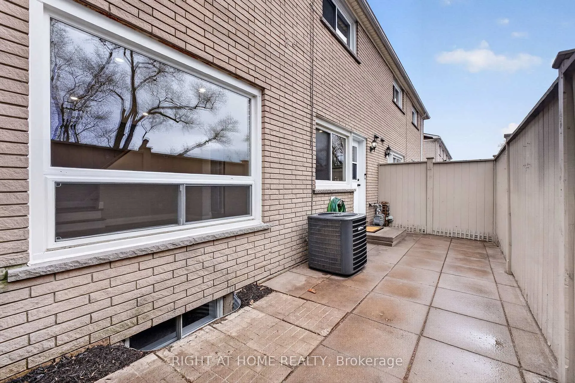Photo 40 of 65 Woodman Drive S, Hamilton, Corman — HOMEH