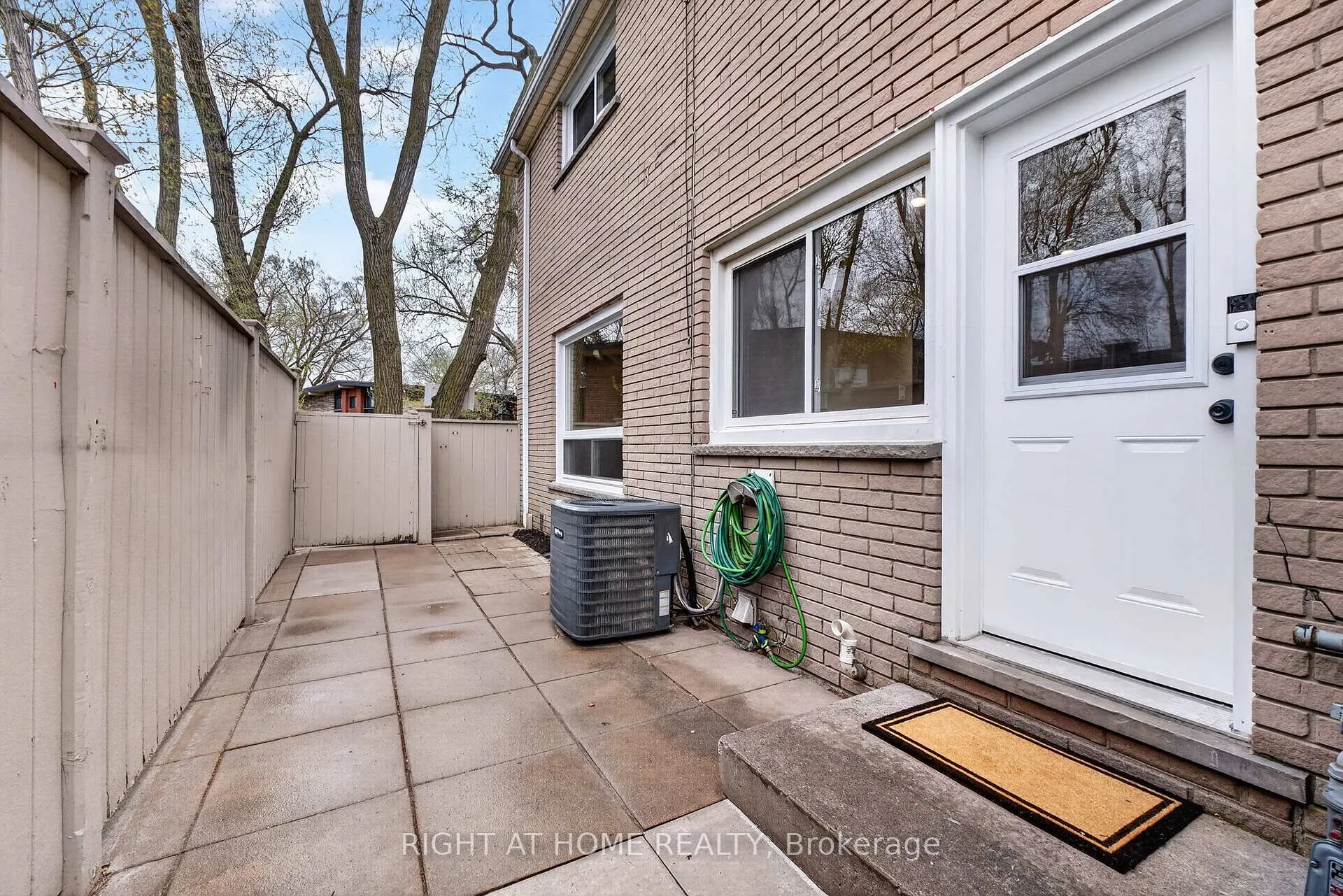 Photo 41 of 65 Woodman Drive S, Hamilton, Corman — HOMEH