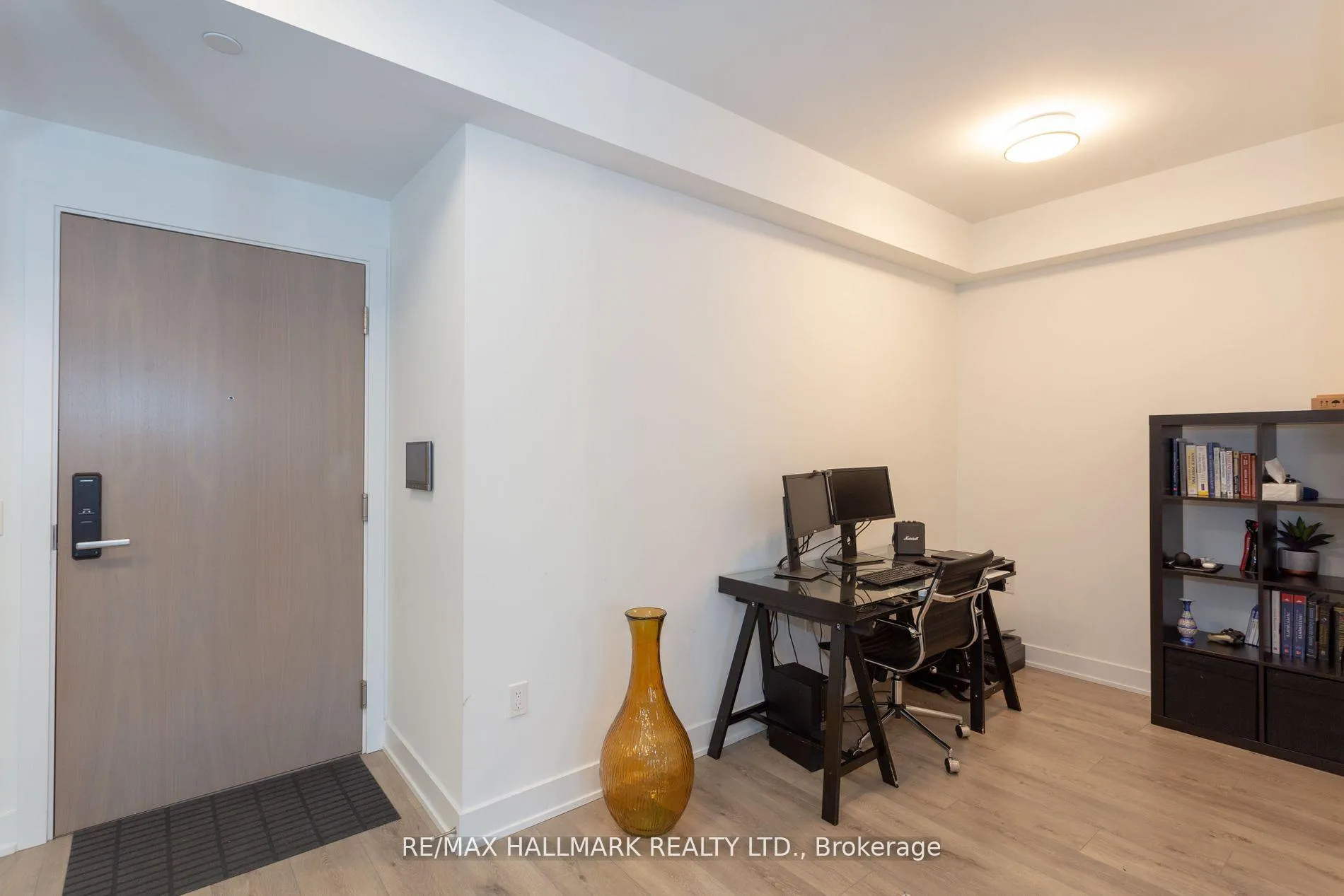 Photo 4 of Unit 2109, 575 Bloor Street E, Toronto, North St. James Town — HOMEH