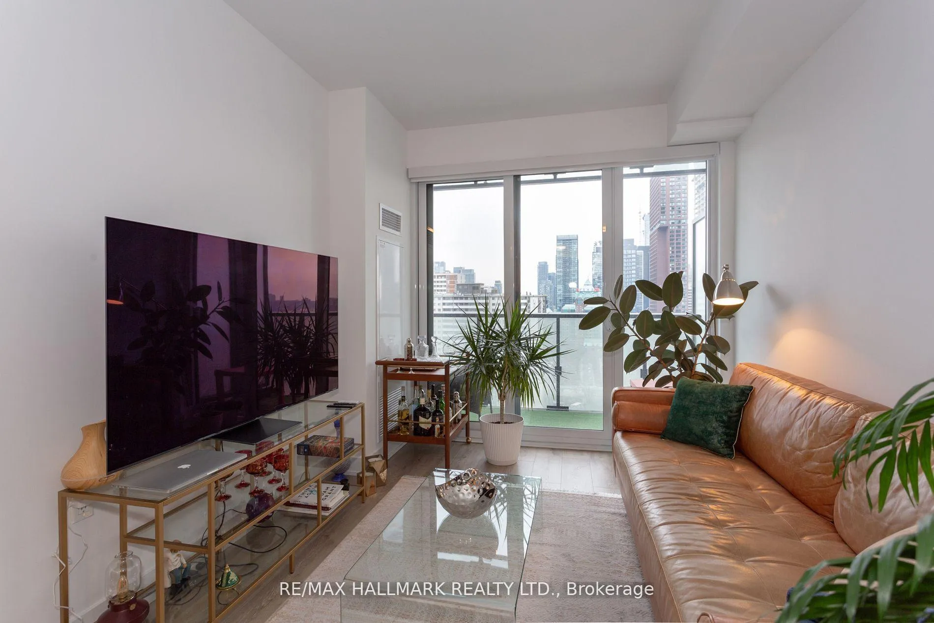 Photo 8 of Unit 2109, 575 Bloor Street E, Toronto, North St. James Town — HOMEH