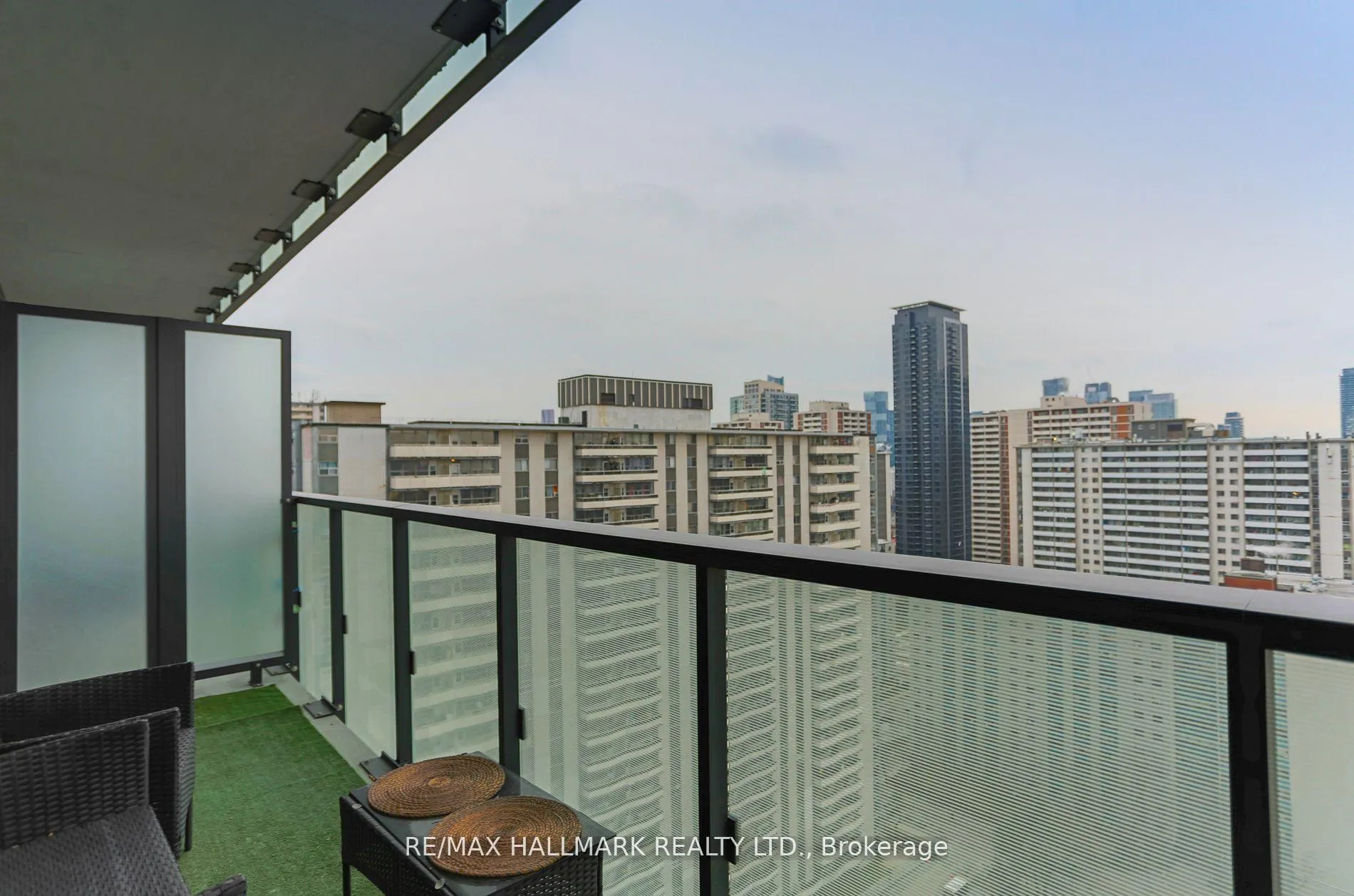 Photo 13 of Unit 2109, 575 Bloor Street E, Toronto, North St. James Town — HOMEH
