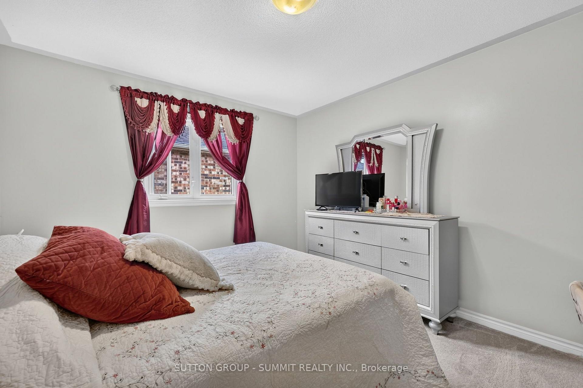 Photo 35 of 19 Jardine Street, Brock, Beaverton — HOMEH