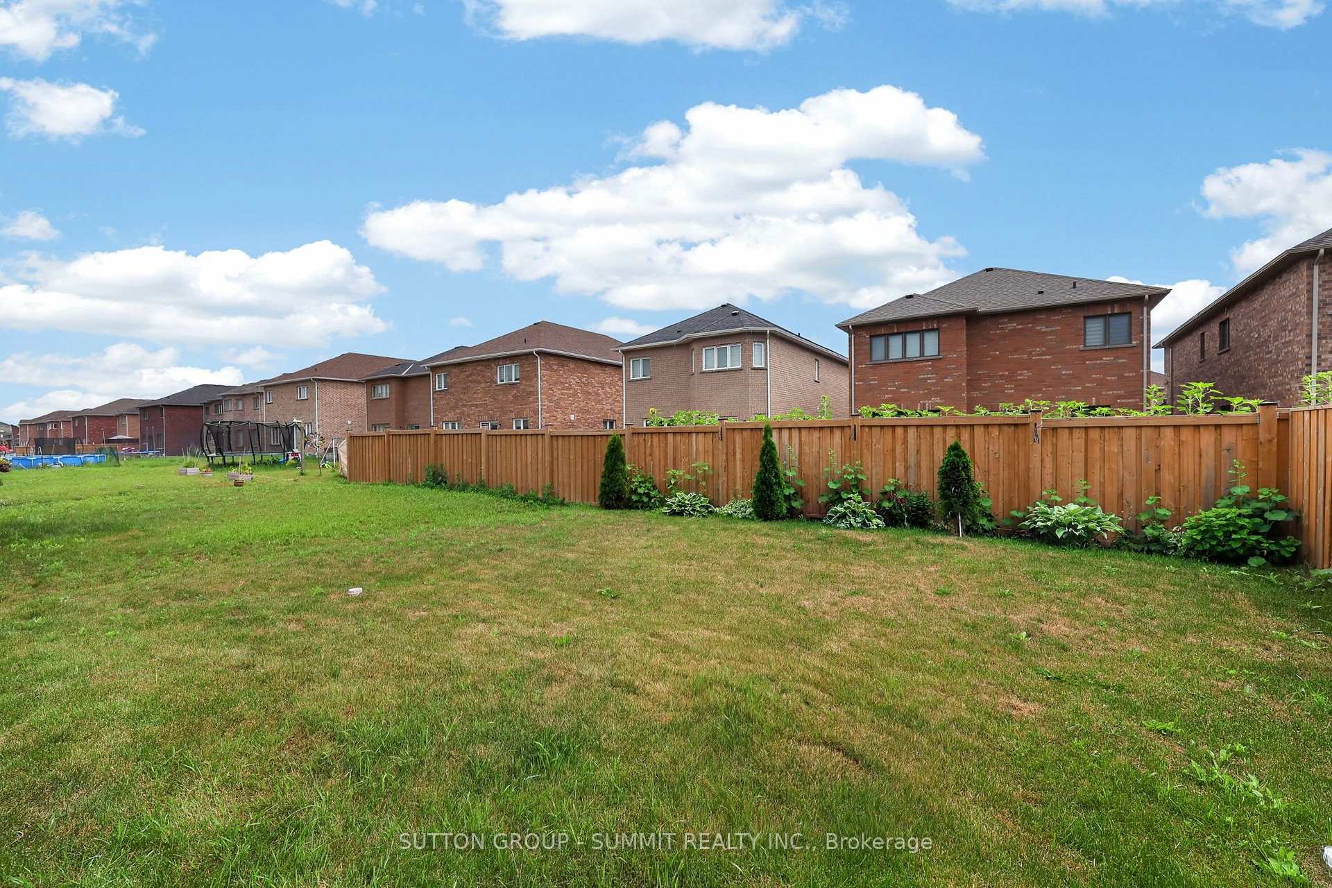 Photo 44 of 19 Jardine Street, Brock, Beaverton — HOMEH