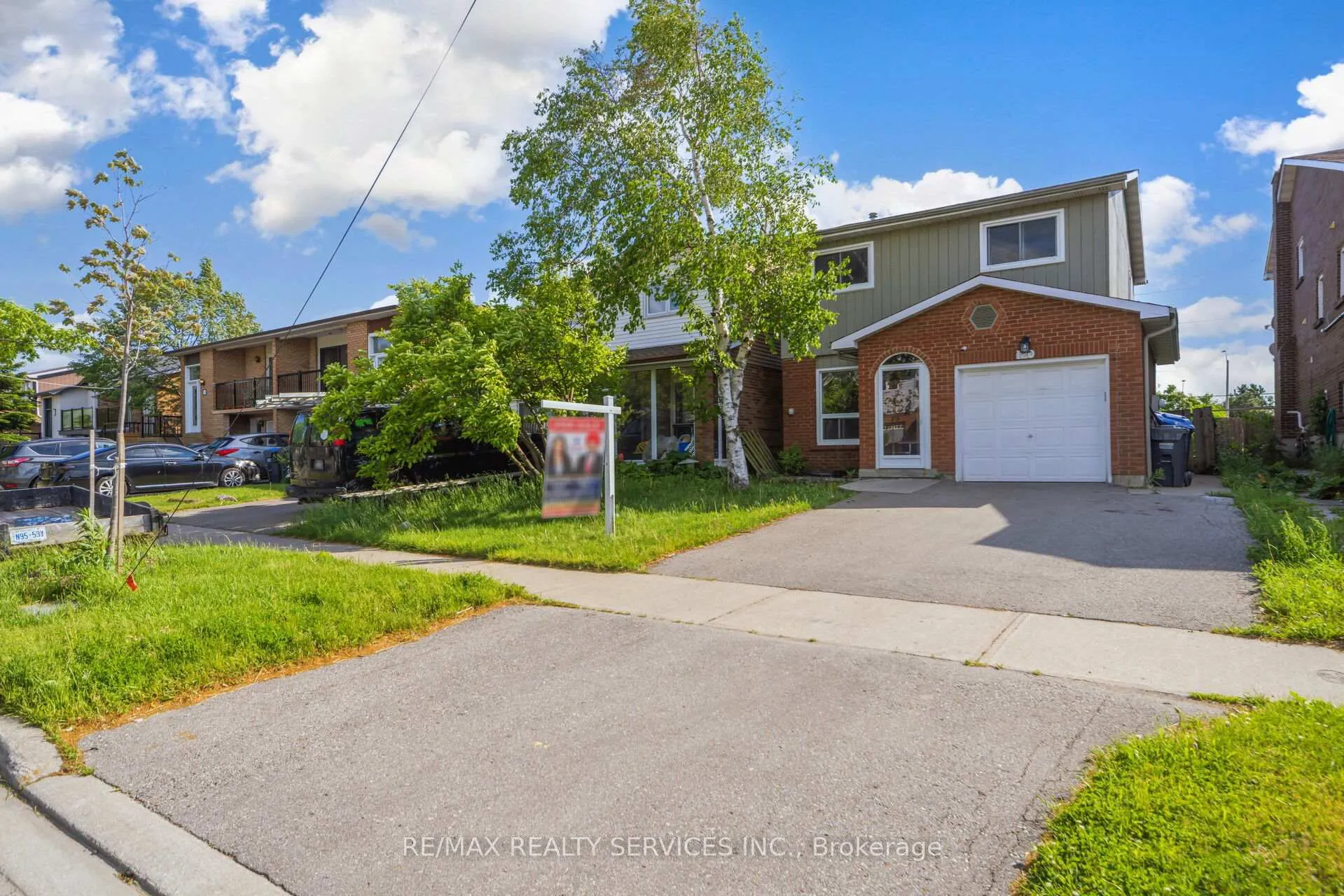 Photo 3 of 120 simmons Boulevard, Brampton, Madoc — HOMEH
