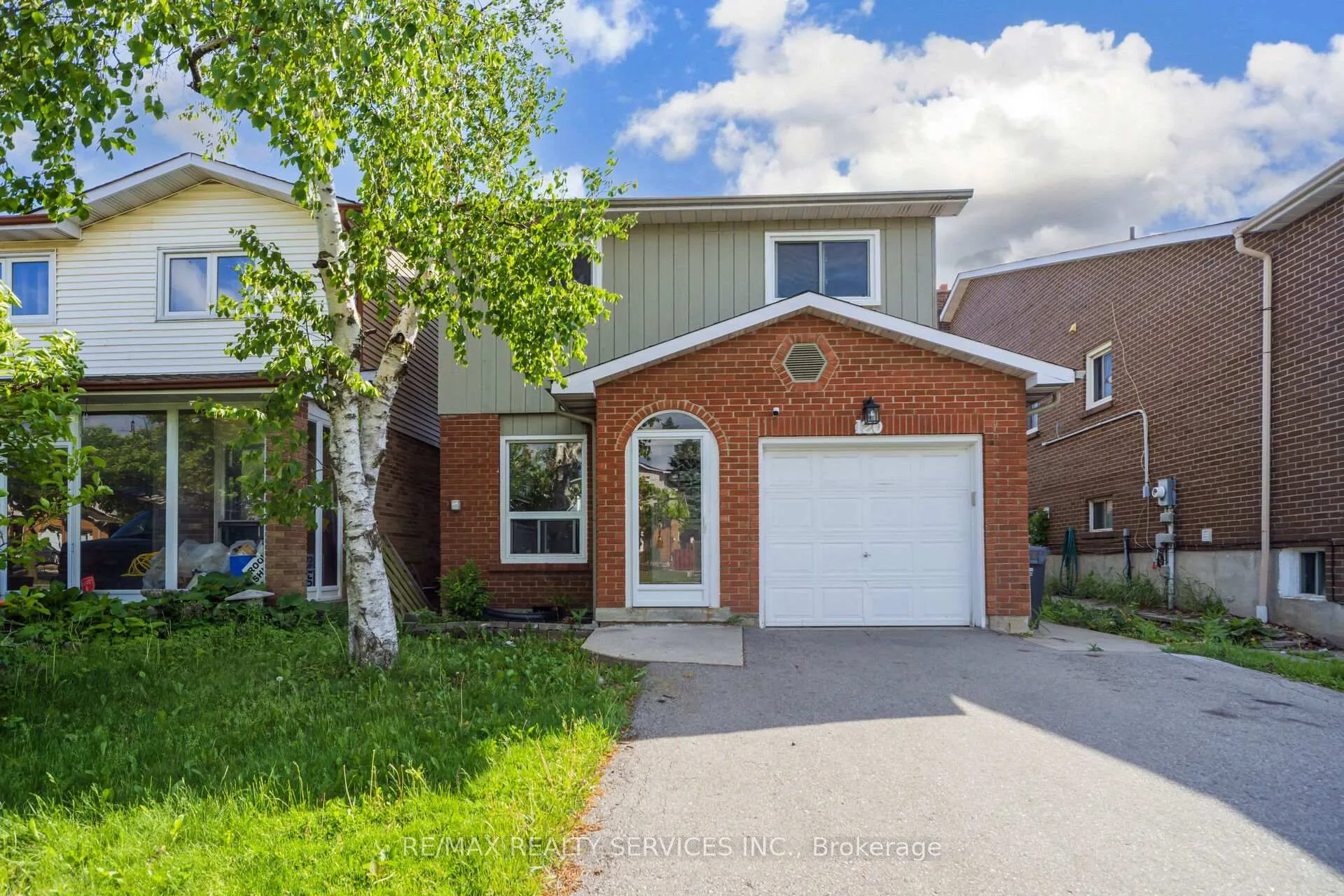 Photo 4 of 120 simmons Boulevard, Brampton, Madoc — HOMEH