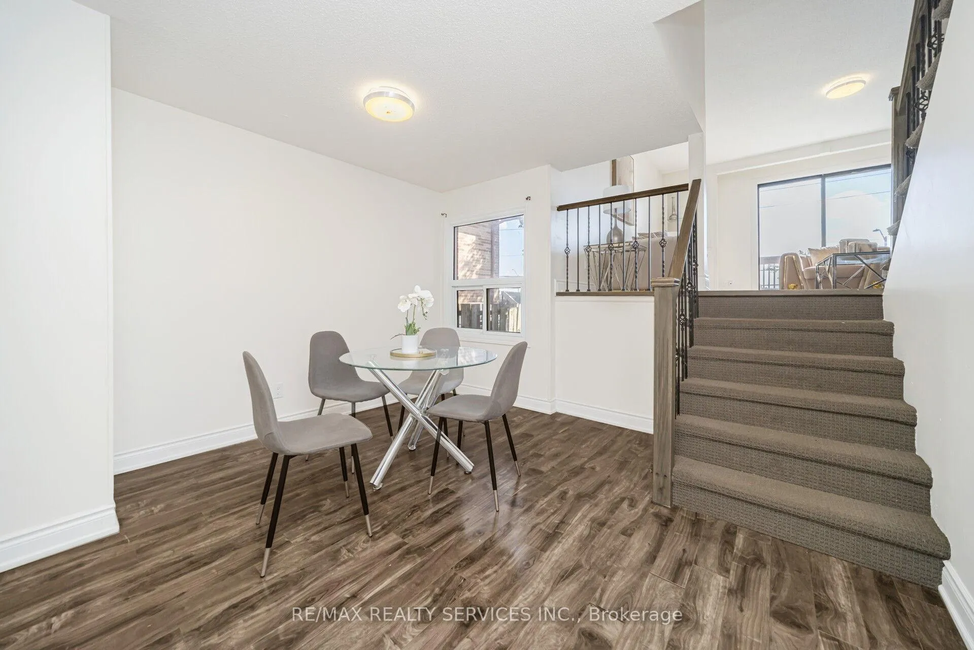 Photo 12 of 120 simmons Boulevard, Brampton, Madoc — HOMEH