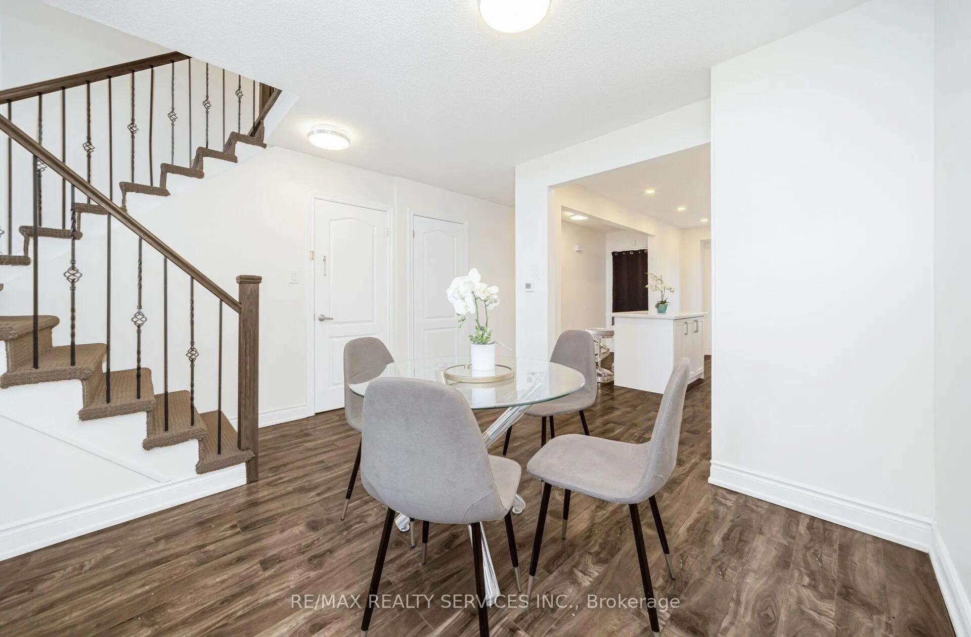Photo 13 of 120 simmons Boulevard, Brampton, Madoc — HOMEH