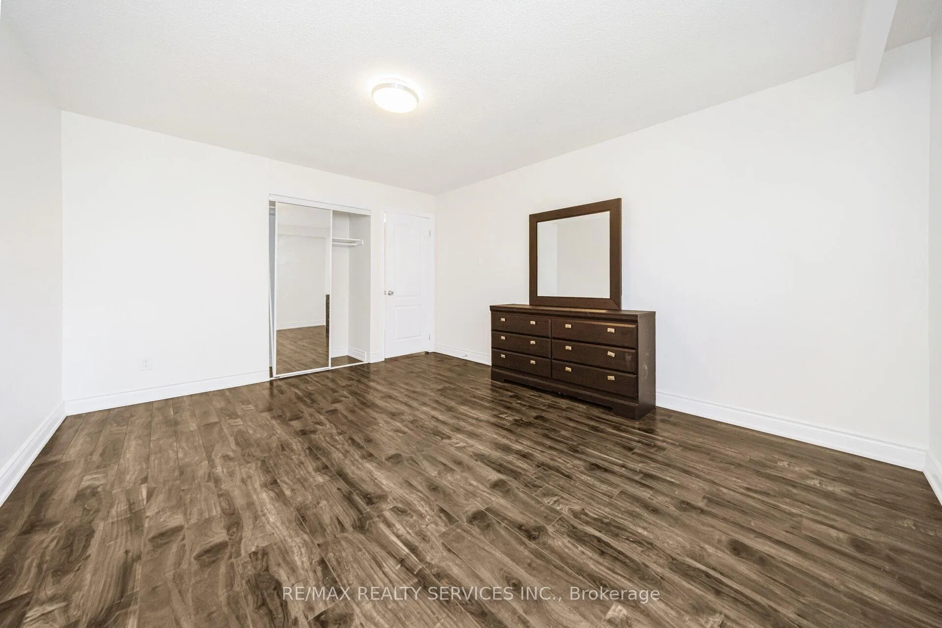 Photo 21 of 120 simmons Boulevard, Brampton, Madoc — HOMEH
