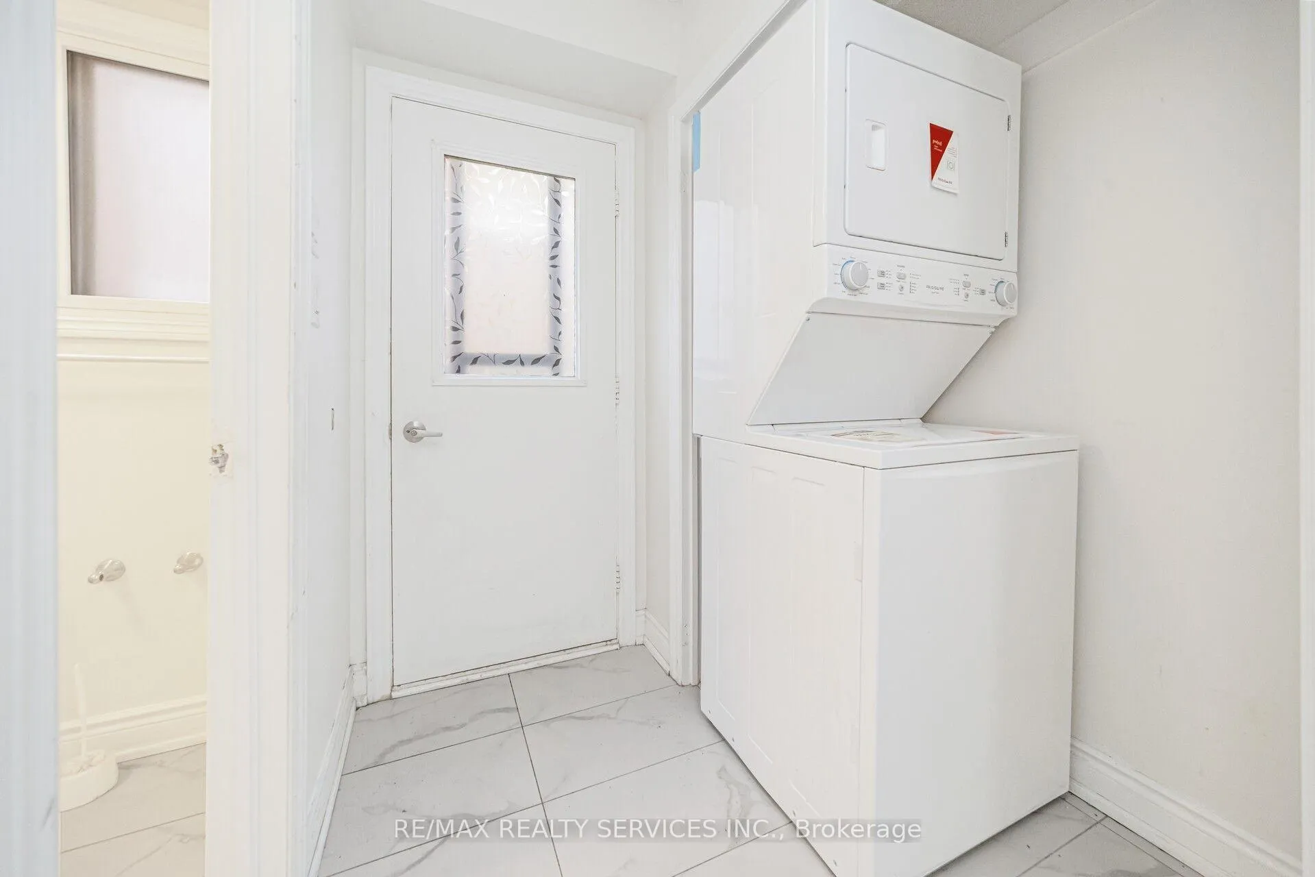 Photo 30 of 120 simmons Boulevard, Brampton, Madoc — HOMEH