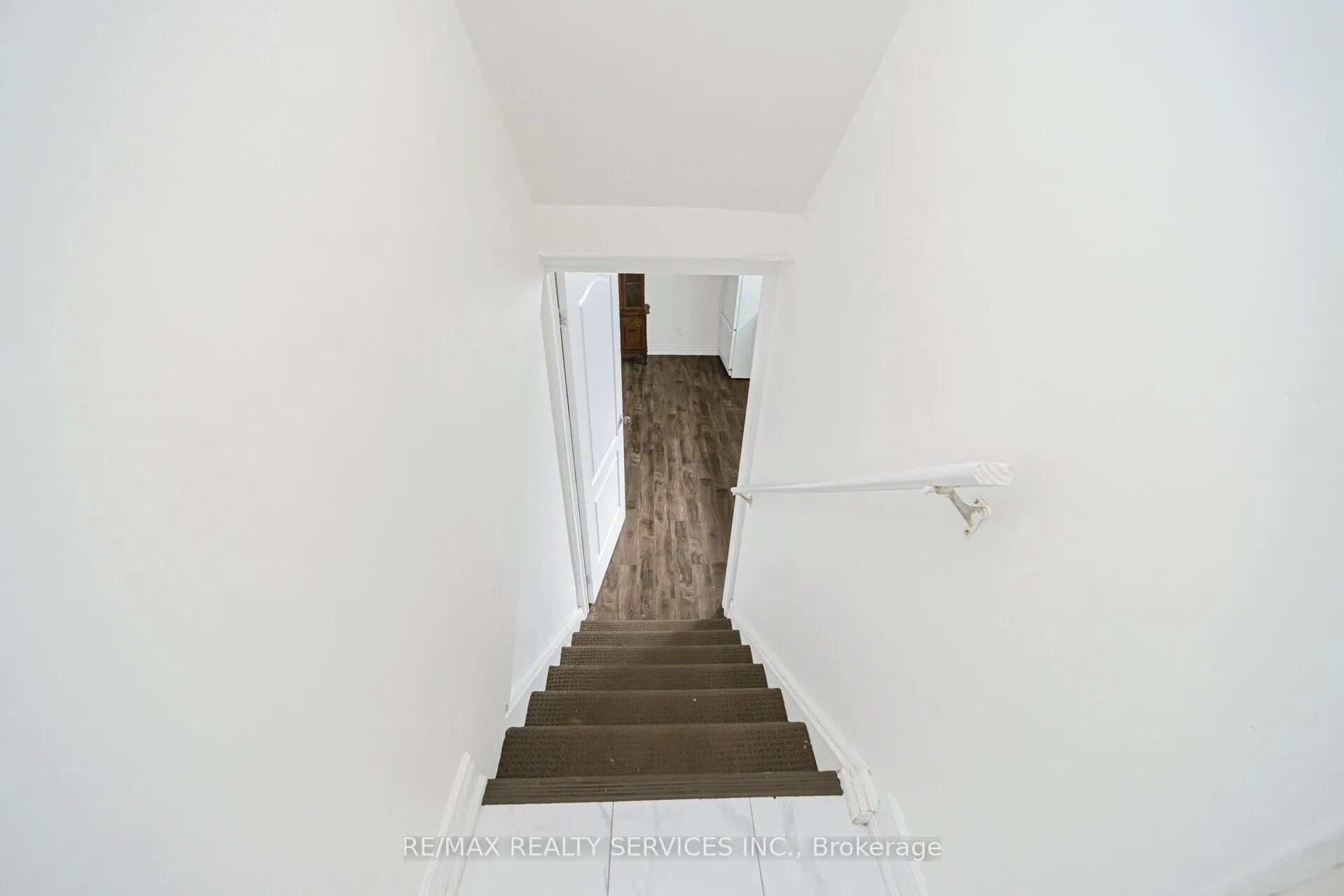 Photo 32 of 120 simmons Boulevard, Brampton, Madoc — HOMEH