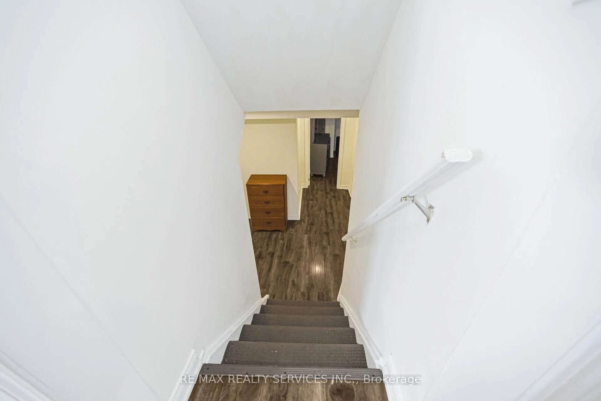 Photo 36 of 120 simmons Boulevard, Brampton, Madoc — HOMEH