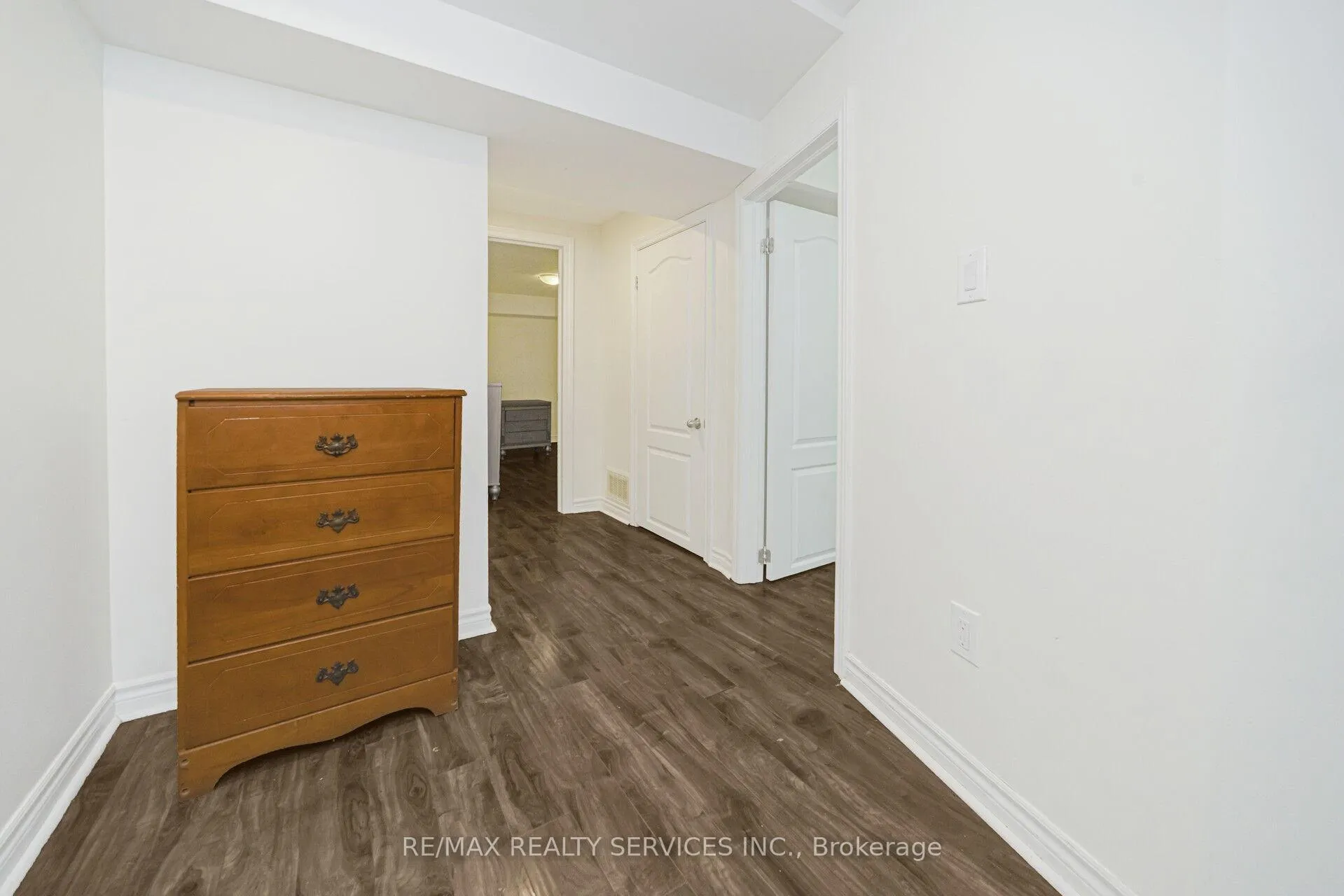Photo 37 of 120 simmons Boulevard, Brampton, Madoc — HOMEH