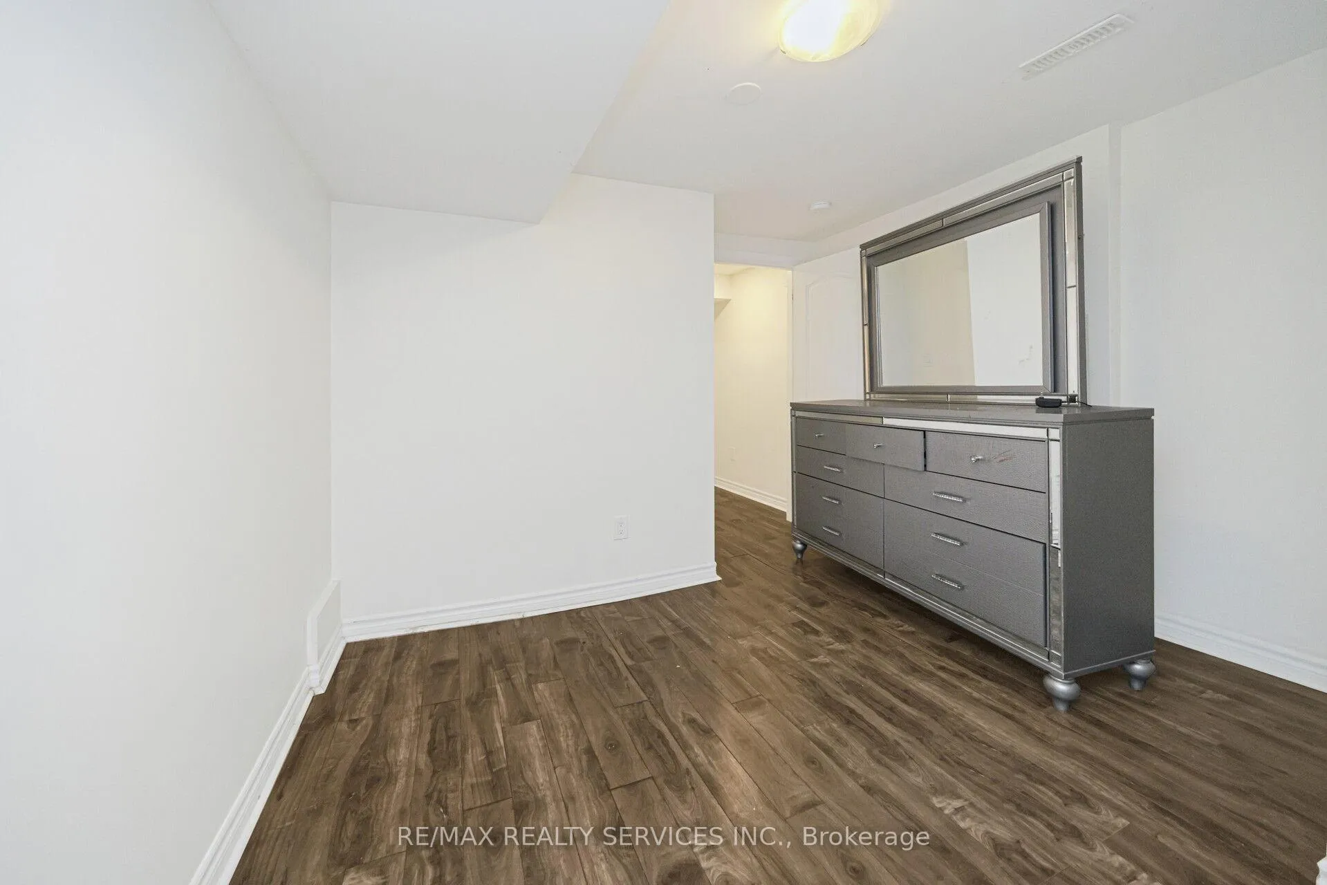 Photo 39 of 120 simmons Boulevard, Brampton, Madoc — HOMEH
