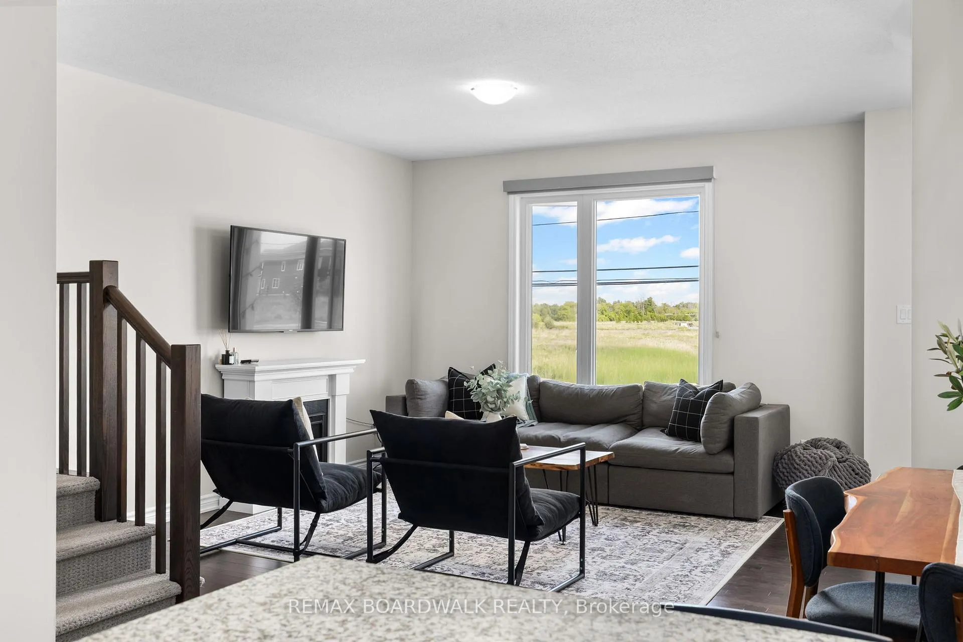Photo 4 of 6331 Perth Street, Ottawa, Btwn Franktown Rd. & Fallowfield Rd. — HOMEH