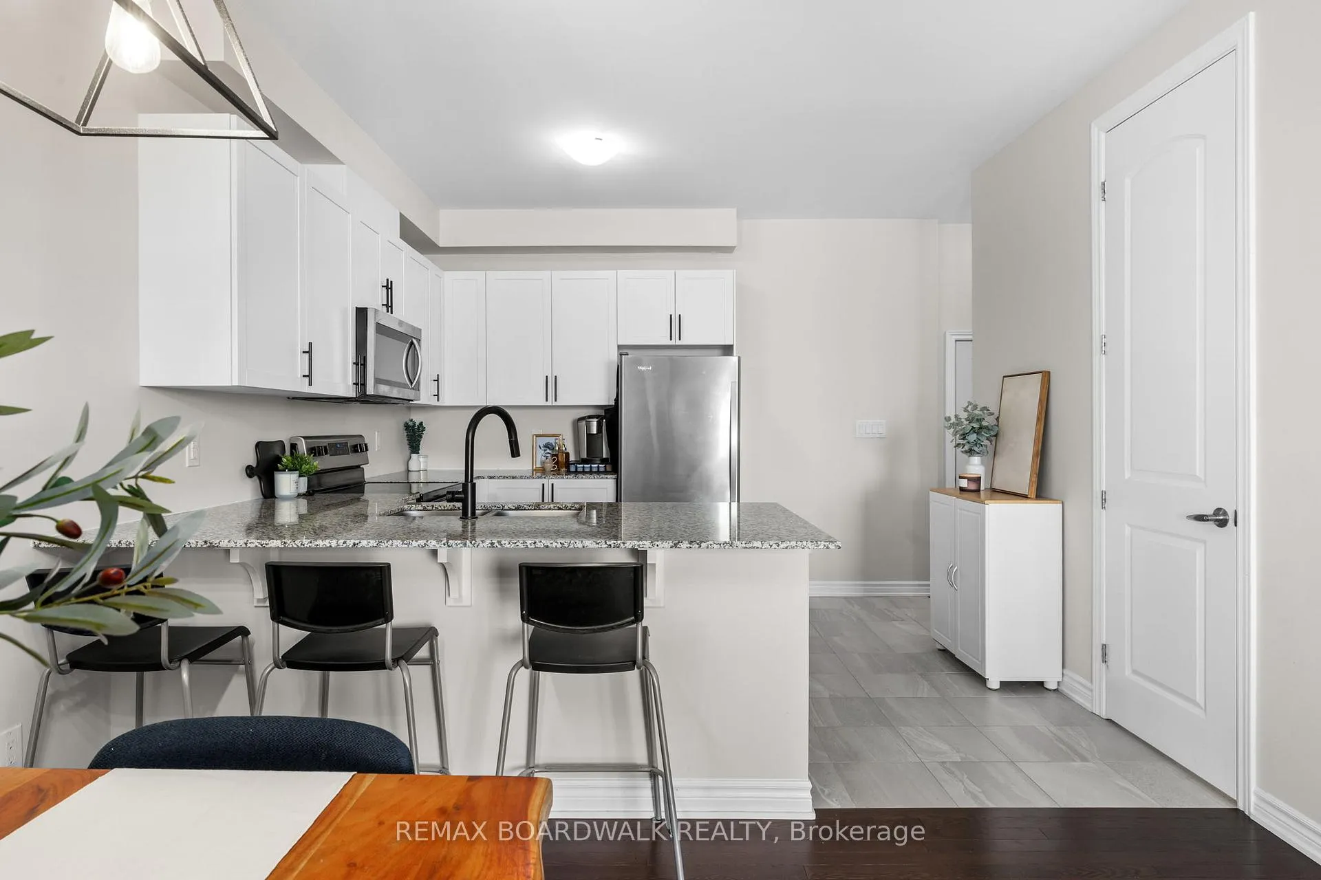Photo 12 of 6331 Perth Street, Ottawa, Btwn Franktown Rd. & Fallowfield Rd. — HOMEH