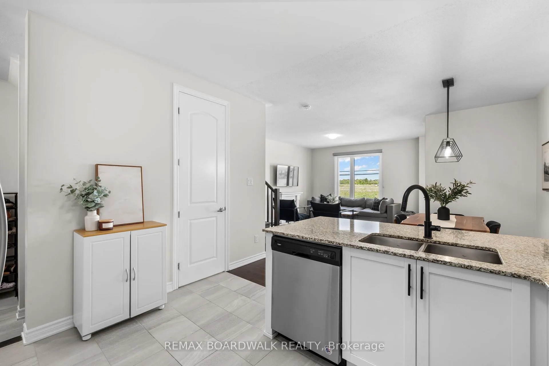 Photo 14 of 6331 Perth Street, Ottawa, Btwn Franktown Rd. & Fallowfield Rd. — HOMEH