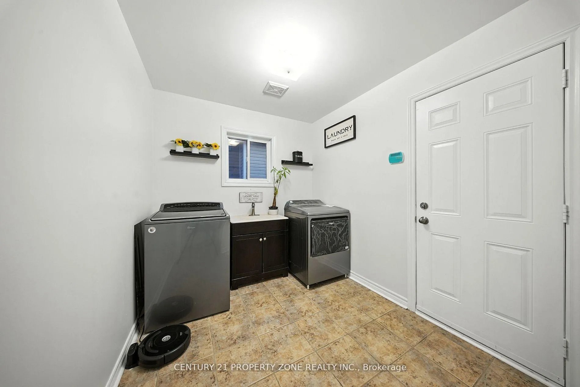 Photo 28 of 652 Tully Crescent, Peterborough, Monaghan Ward 2 — HOMEH