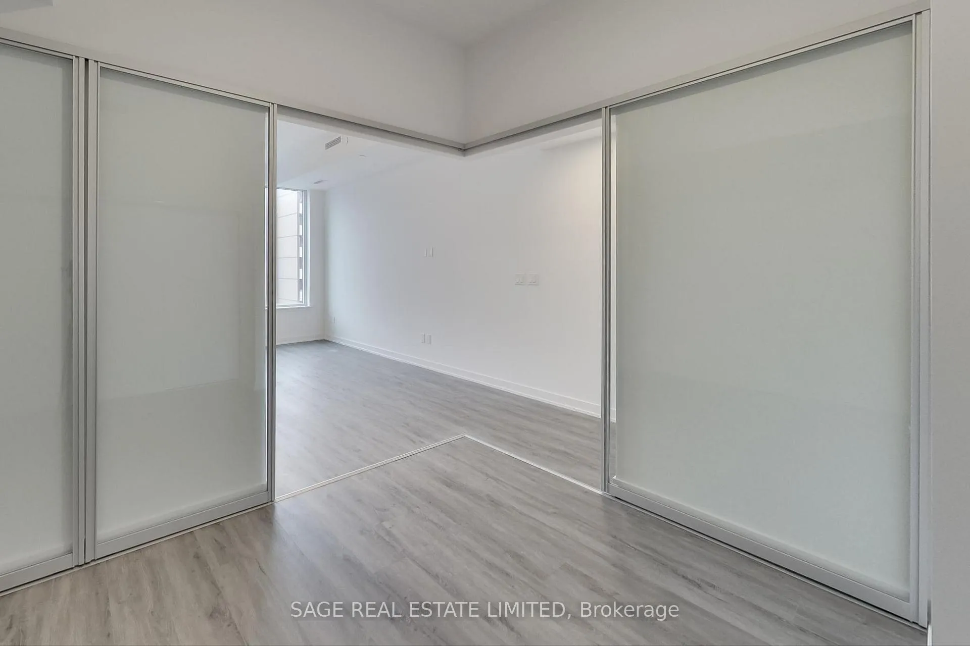 Photo 8 of Unit 705, 1 Cardiff Road, Toronto, Mount Pleasant East — HOMEH