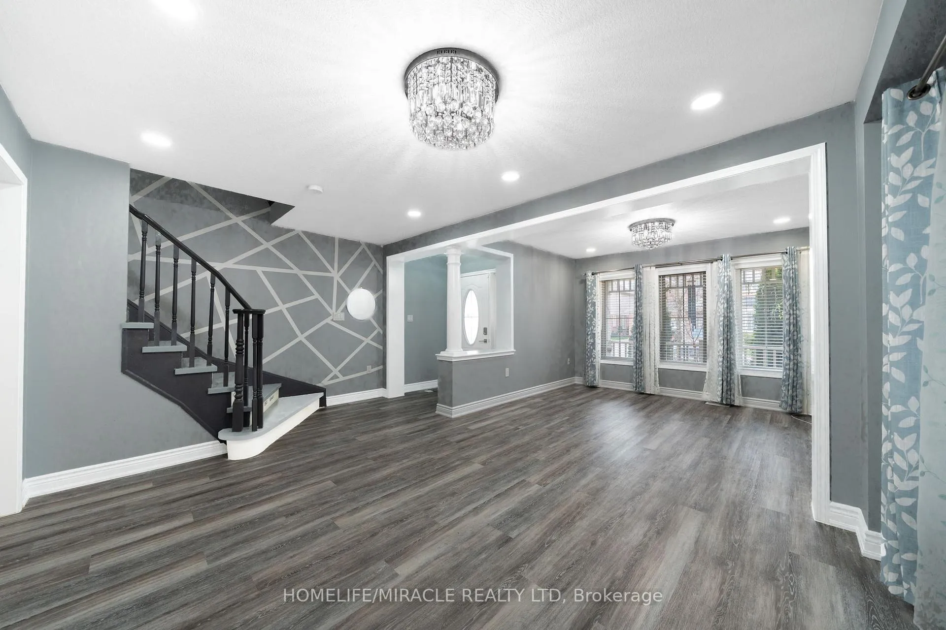 Photo 6 of Unit Upper, 151 Baldwin Drive, Cambridge, Silver Heights — HOMEH