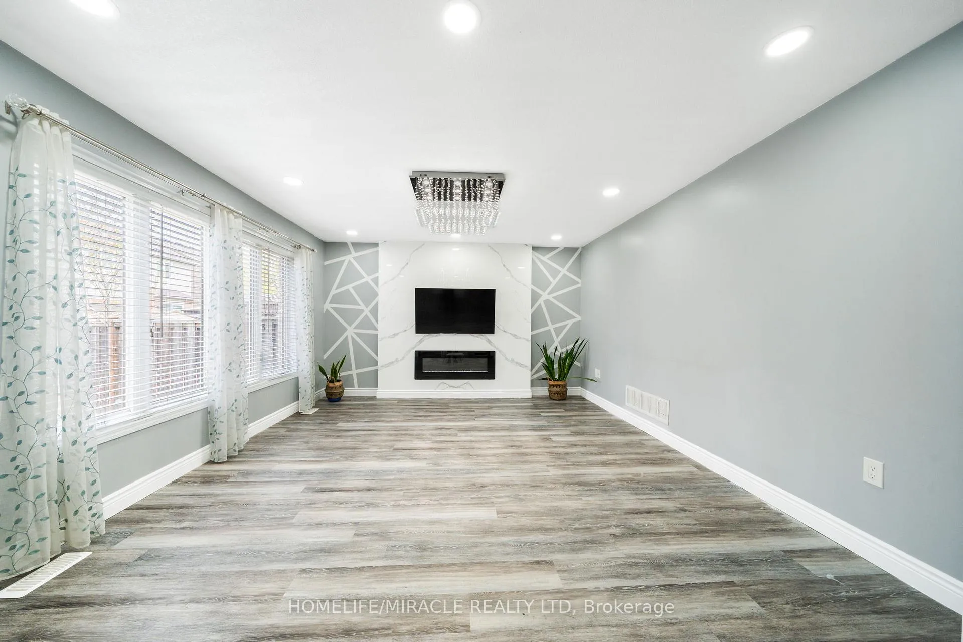 Photo 13 of Unit Upper, 151 Baldwin Drive, Cambridge, Silver Heights — HOMEH