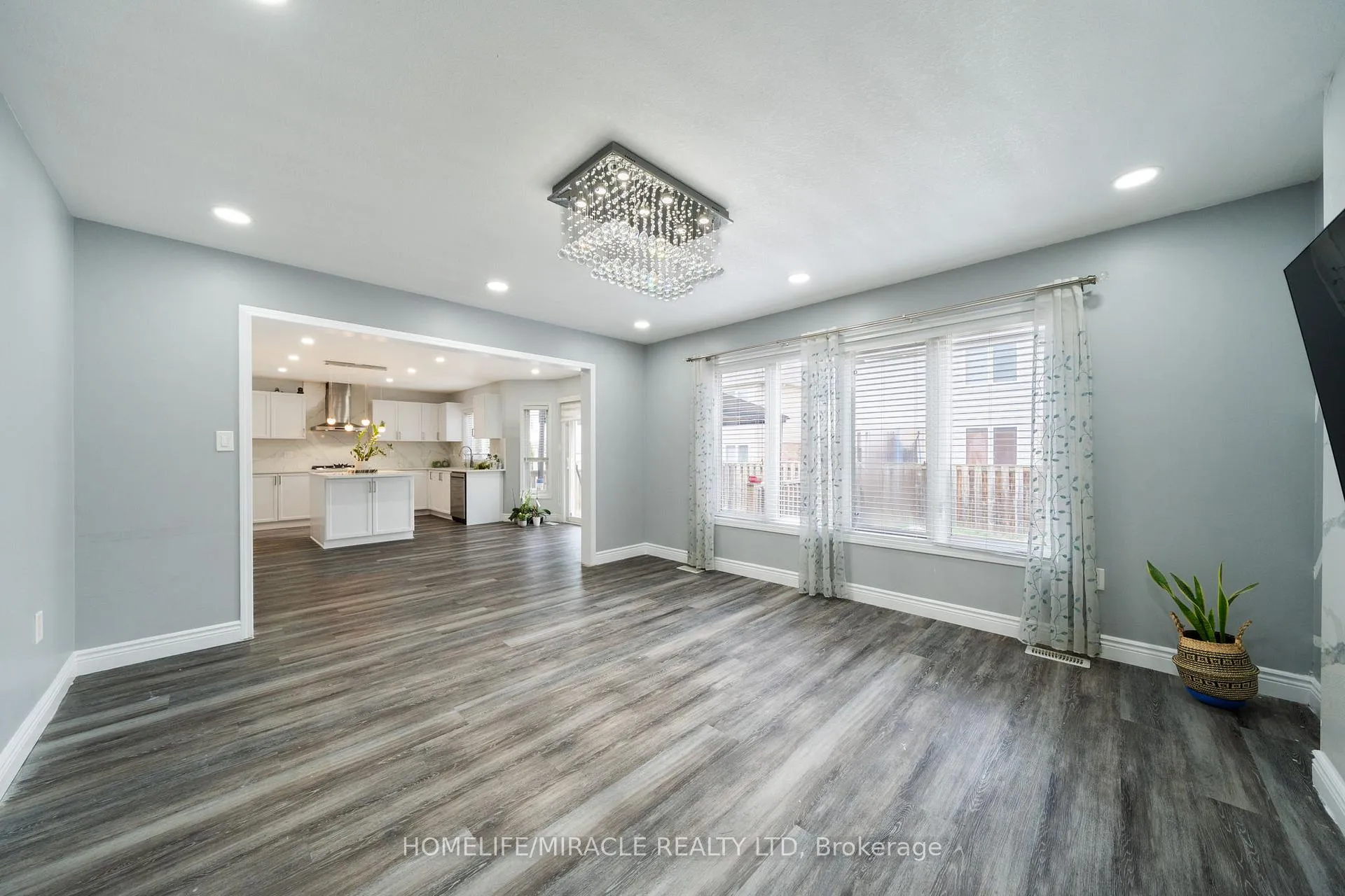 Photo 14 of Unit Upper, 151 Baldwin Drive, Cambridge, Silver Heights — HOMEH