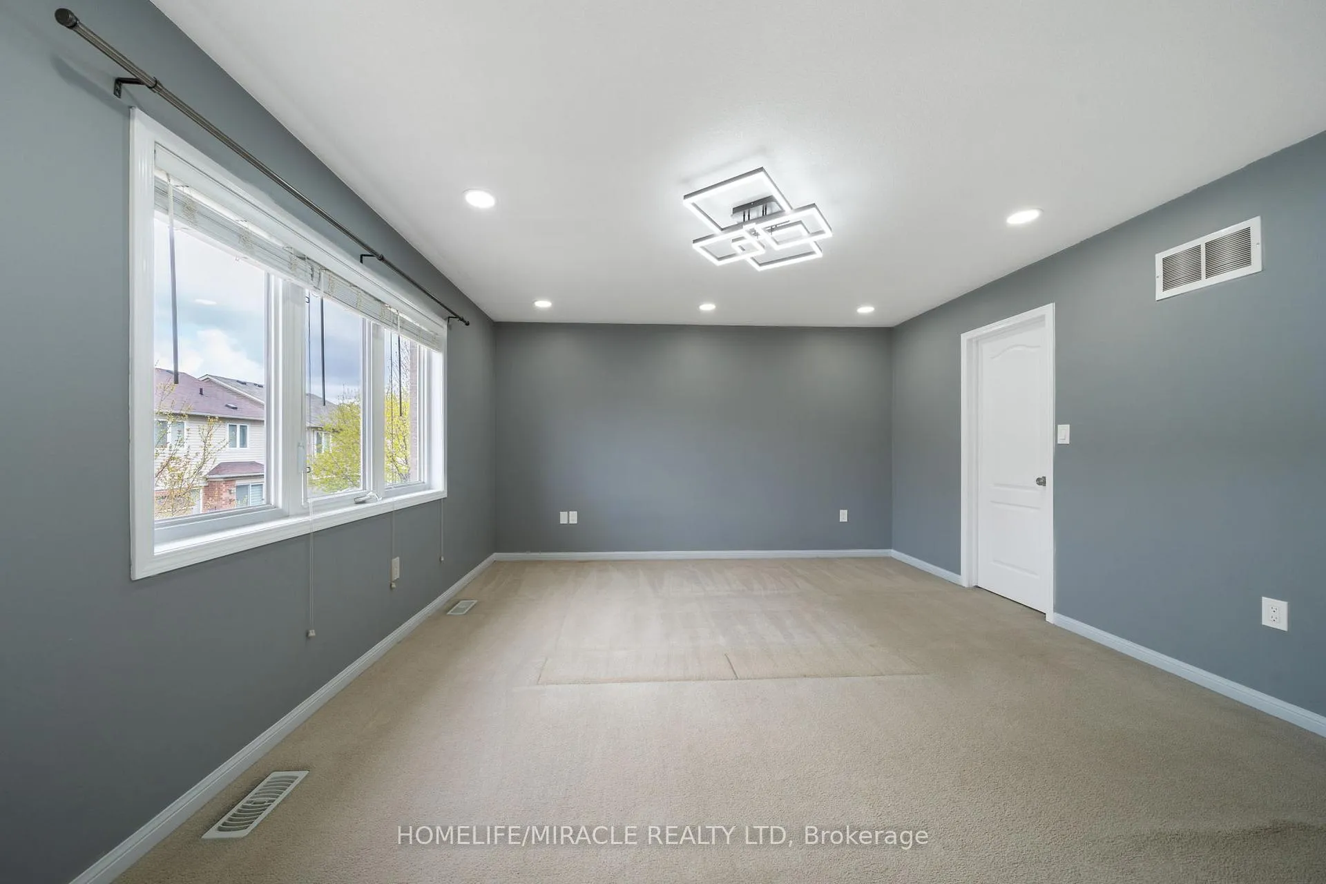 Photo 20 of Unit Upper, 151 Baldwin Drive, Cambridge, Silver Heights — HOMEH