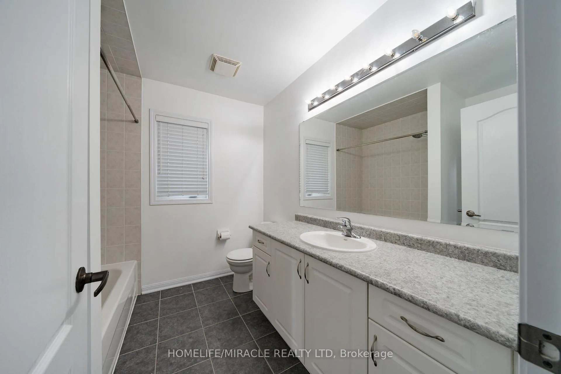 Photo 25 of Unit Upper, 151 Baldwin Drive, Cambridge, Silver Heights — HOMEH