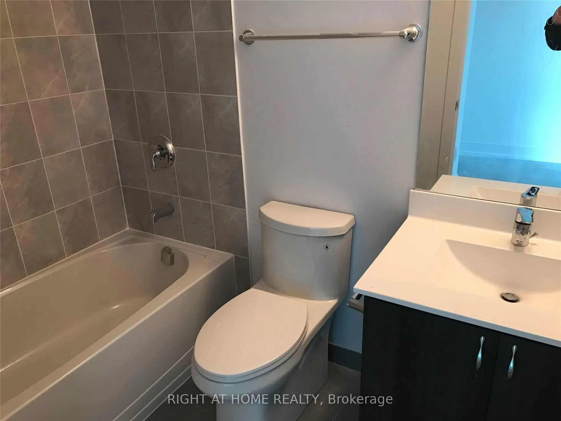 Photo 23 of Unit 1009, 1215 Bayly Street, Pickering, Bay Ridges — HOMEH