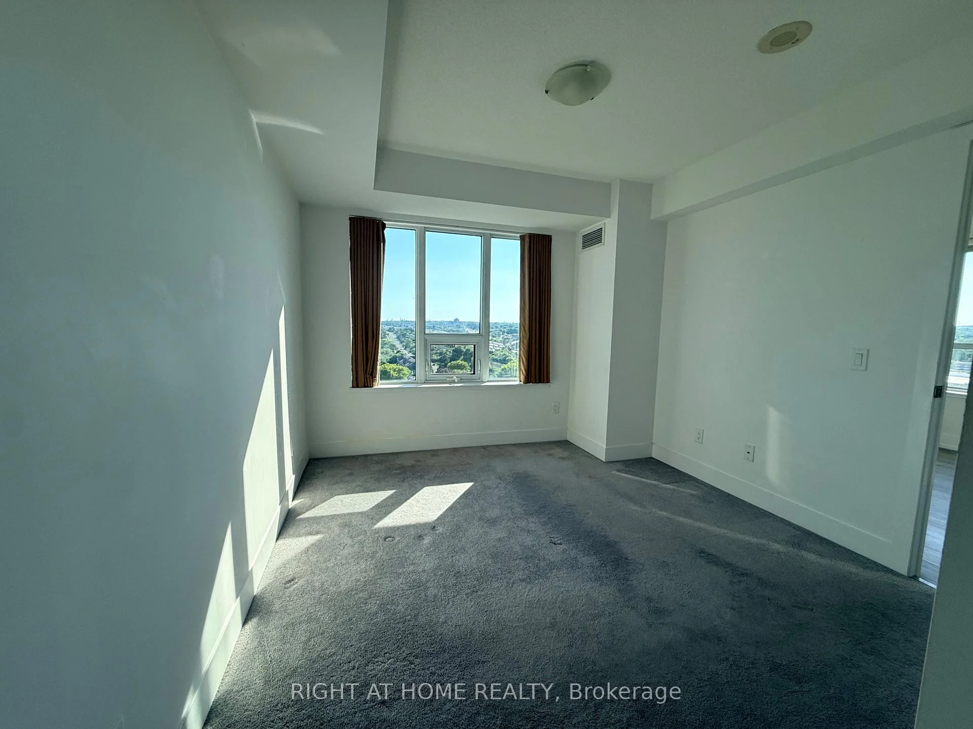 Photo 5 of Unit 1009, 1215 Bayly Street, Pickering, Bay Ridges — HOMEH