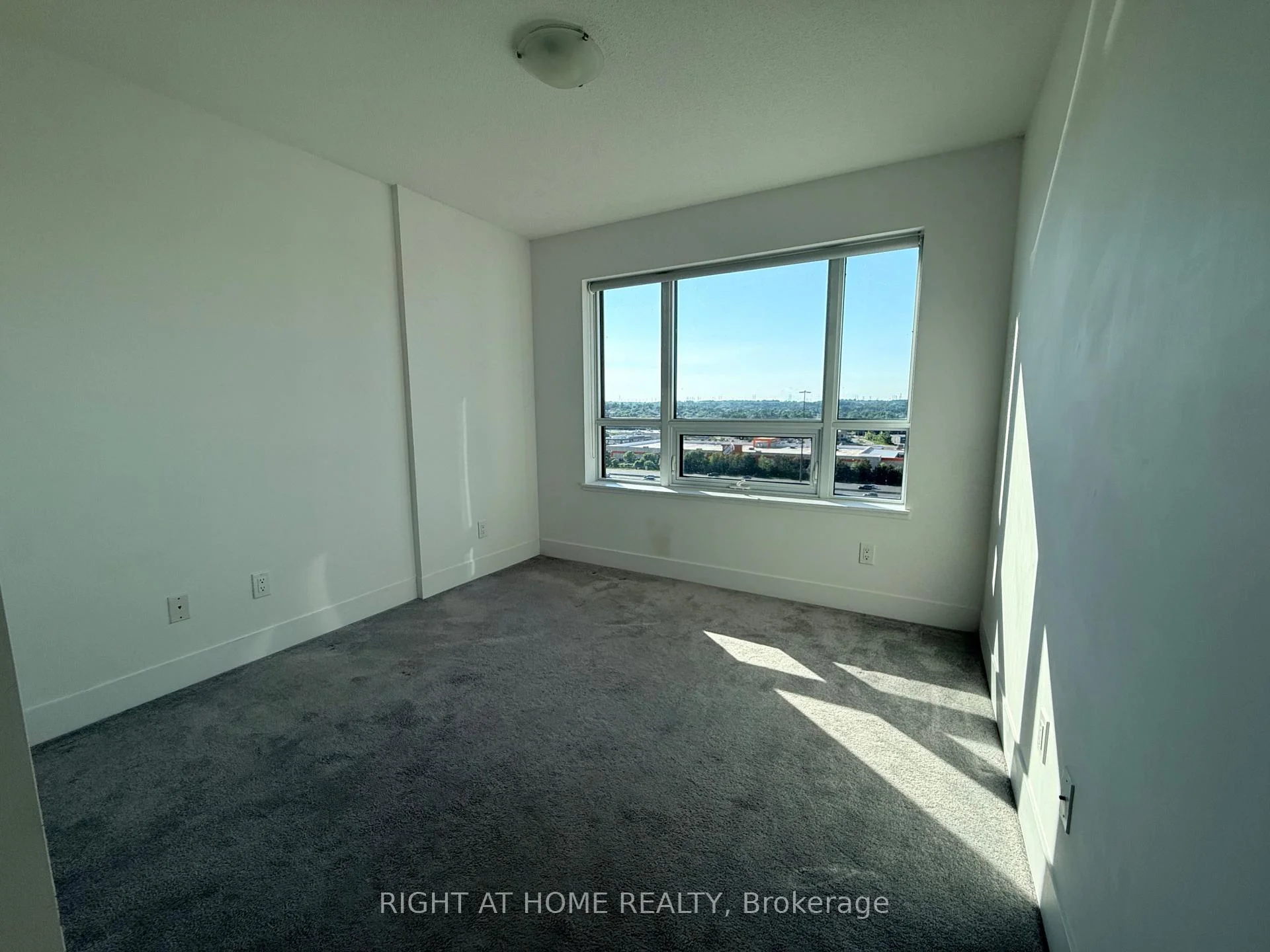 Photo 8 of Unit 1009, 1215 Bayly Street, Pickering, Bay Ridges — HOMEH