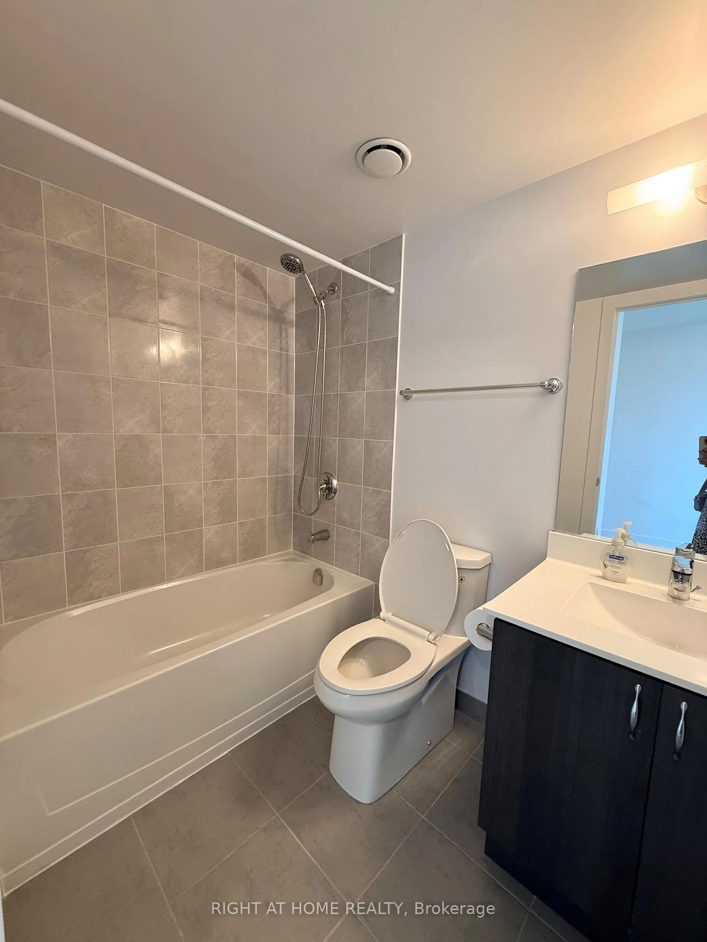 Photo 9 of Unit 1009, 1215 Bayly Street, Pickering, Bay Ridges — HOMEH