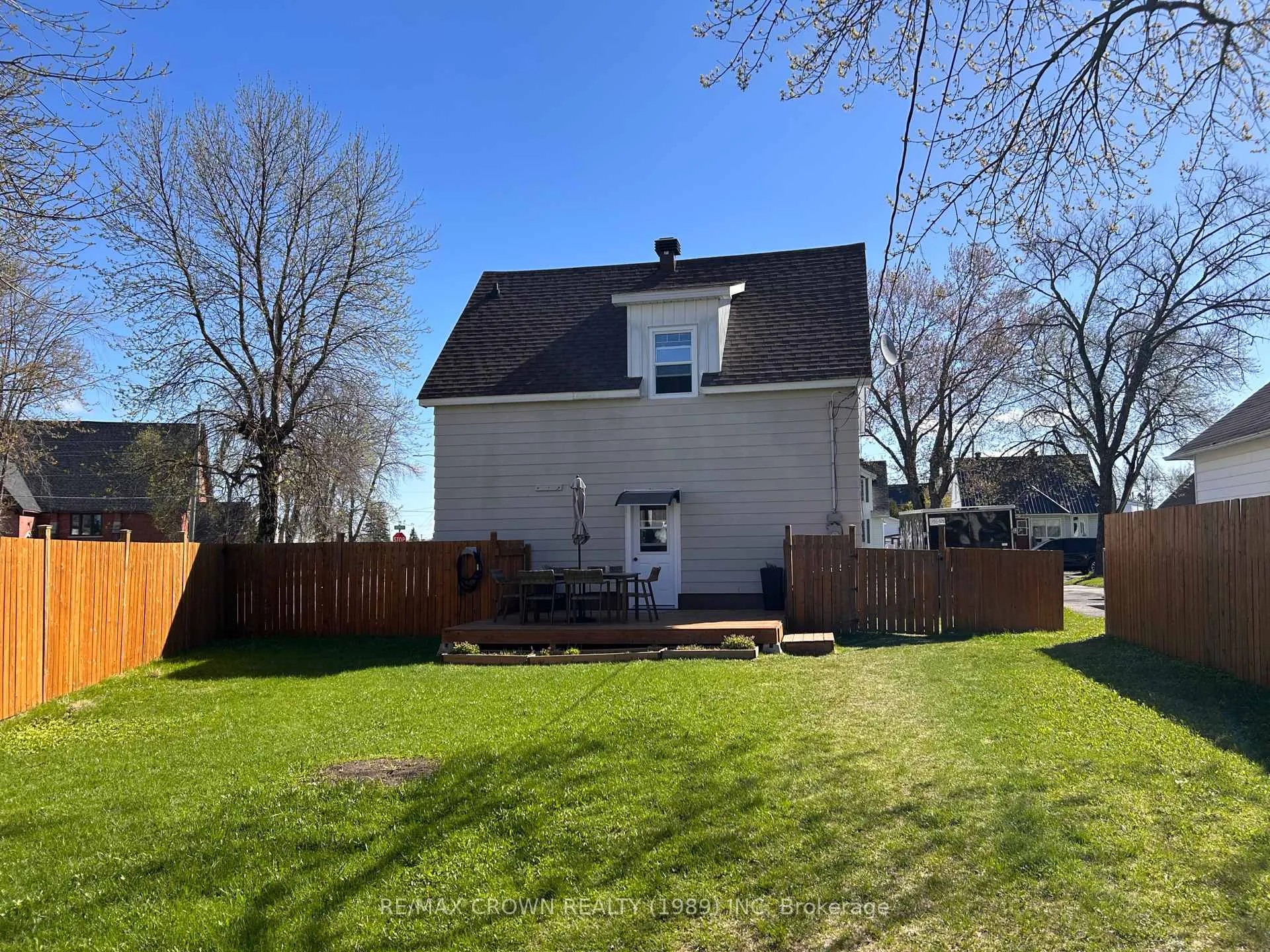 Photo 7 of 43 Bowman Avenue, Kapuskasing — HOMEH
