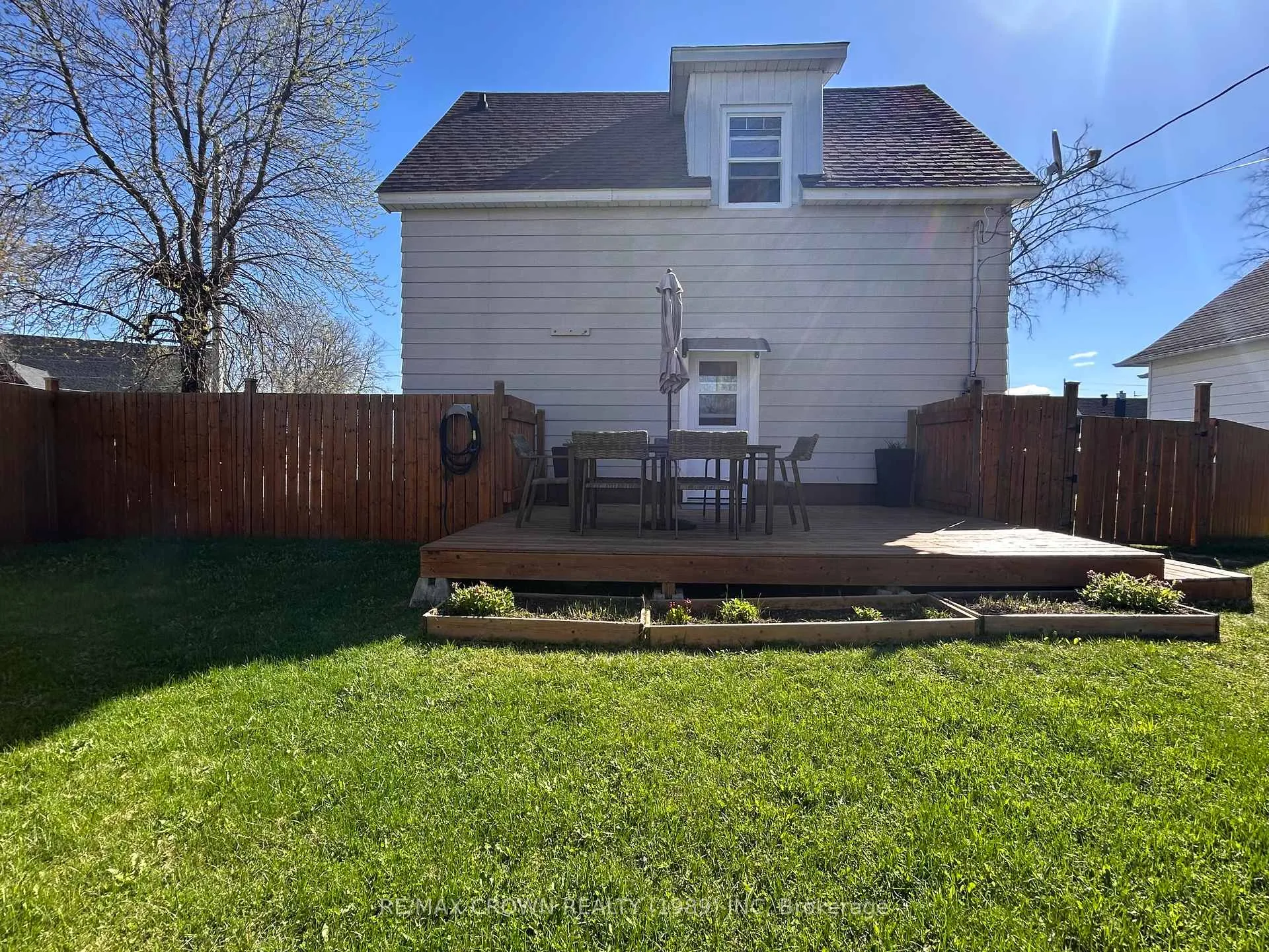 Photo 8 of 43 Bowman Avenue, Kapuskasing — HOMEH
