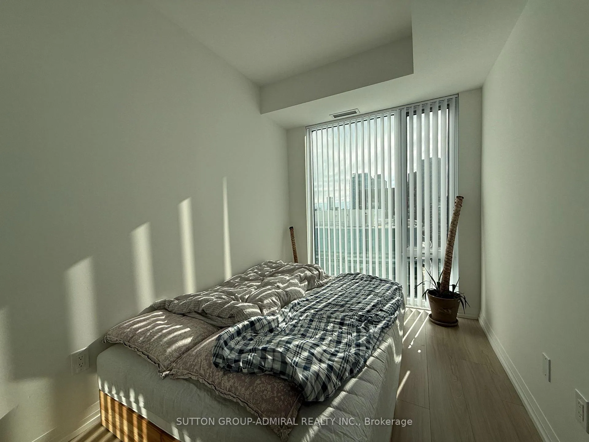 Photo 8 of Unit SPh 08, 8 Widmer Street, Toronto, Waterfront Communities — HOMEH