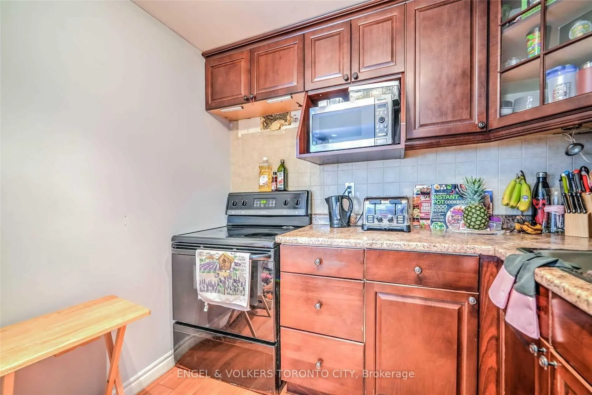 Photo 9 of 2022 Wilson Street, Innisfil, Alcona — HOMEH